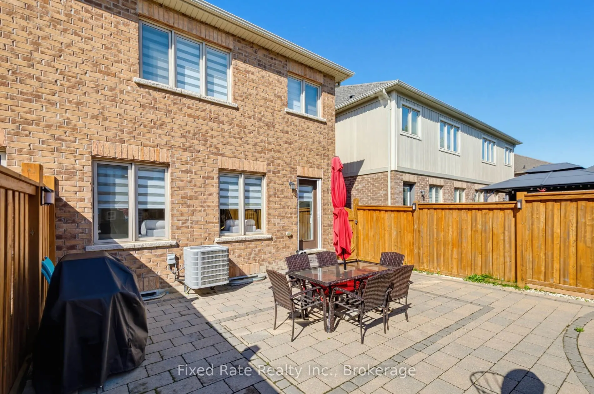 15 Hoard Avenue S