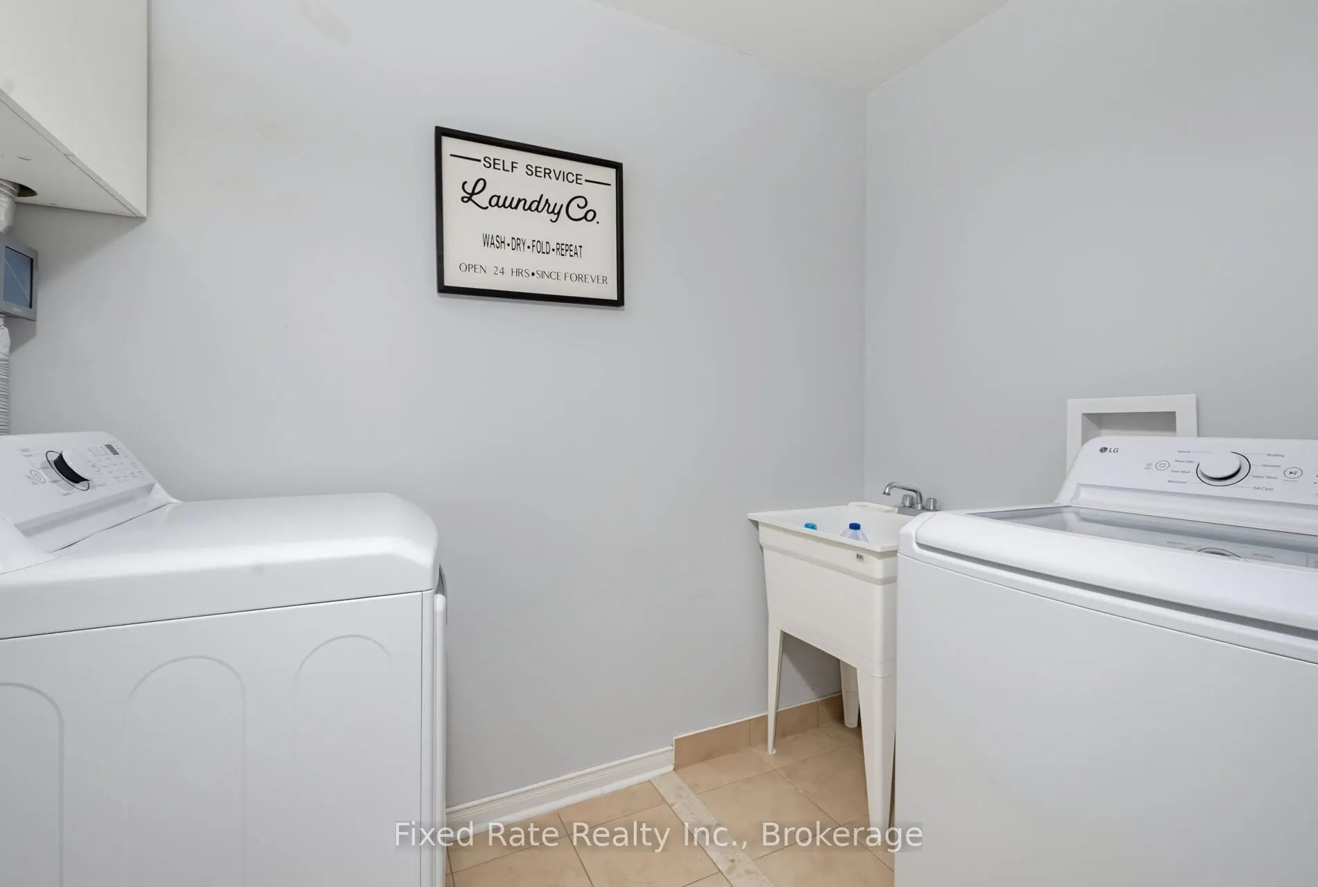 15 Hoard Avenue S