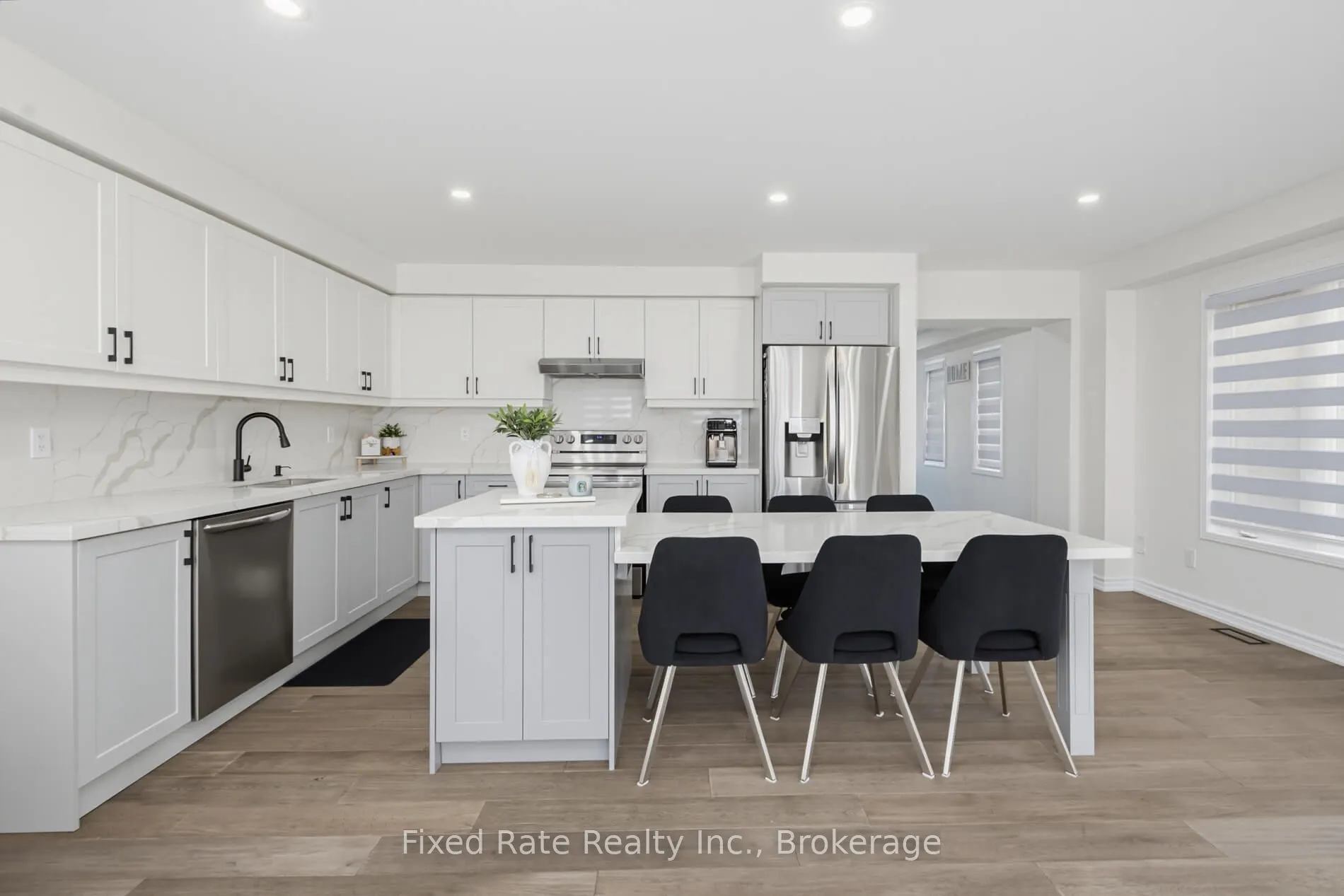 15 Hoard Avenue S