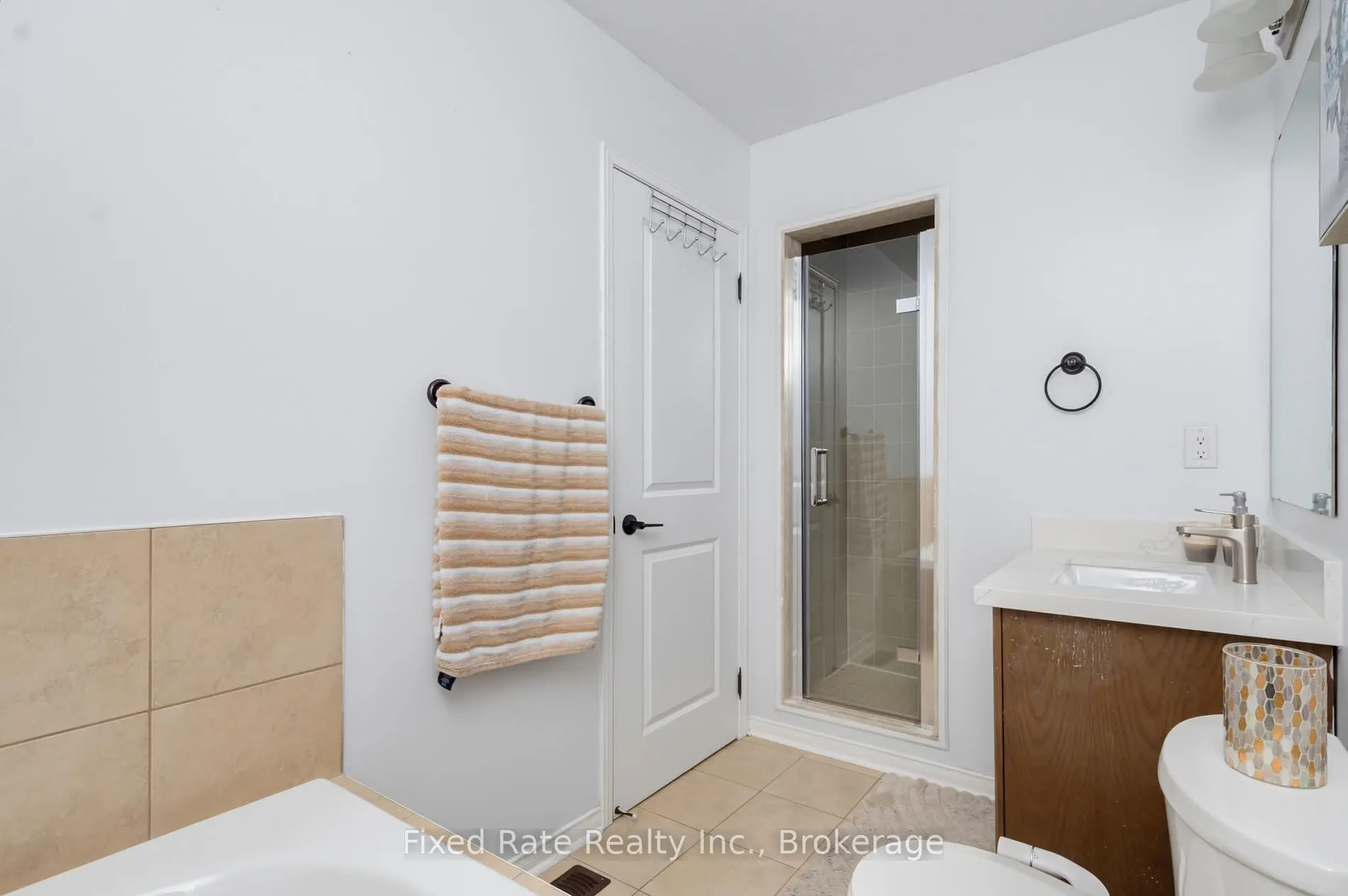 15 Hoard Avenue S
