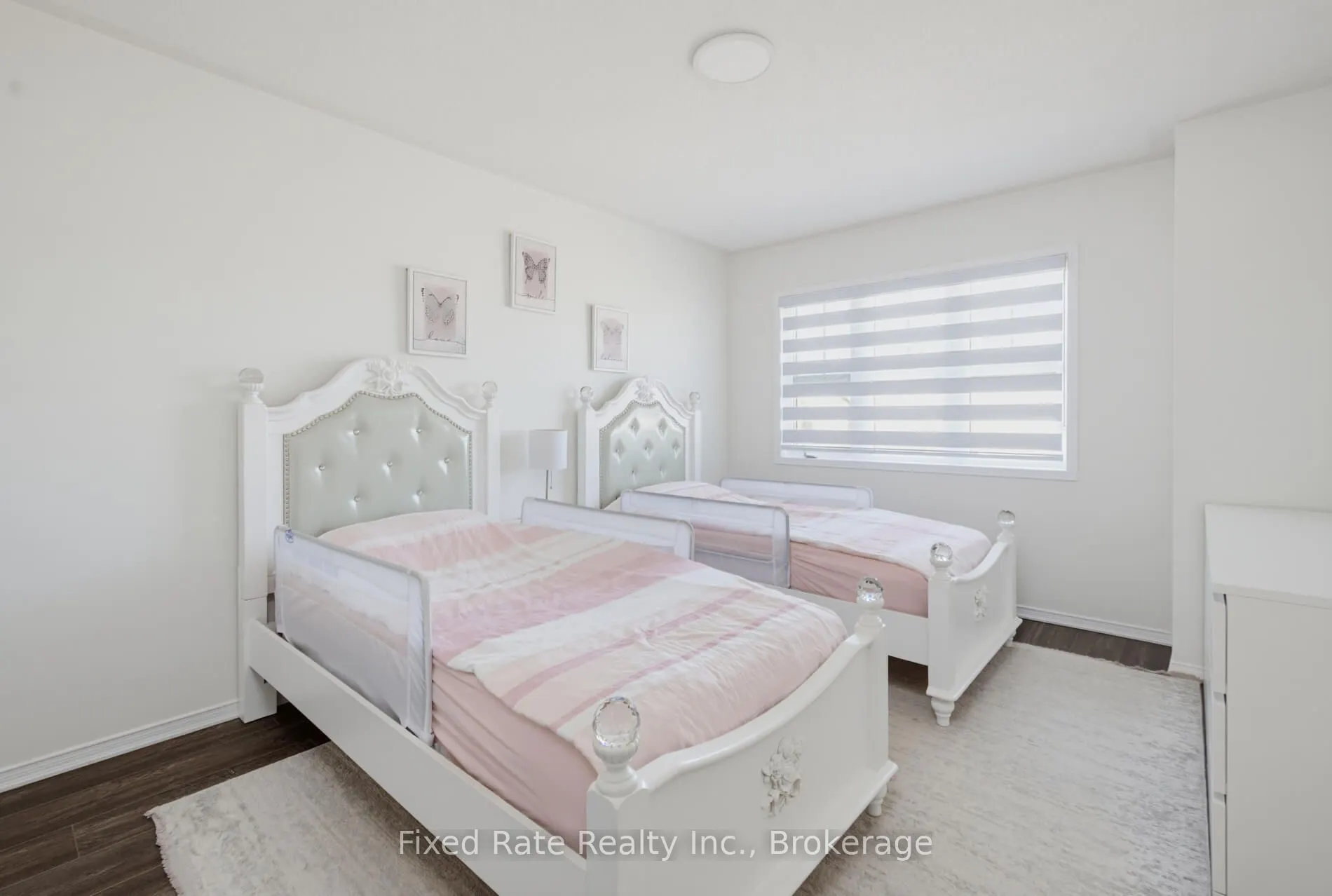 15 Hoard Avenue S