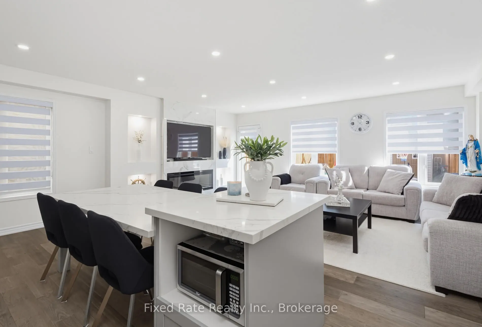 15 Hoard Avenue S