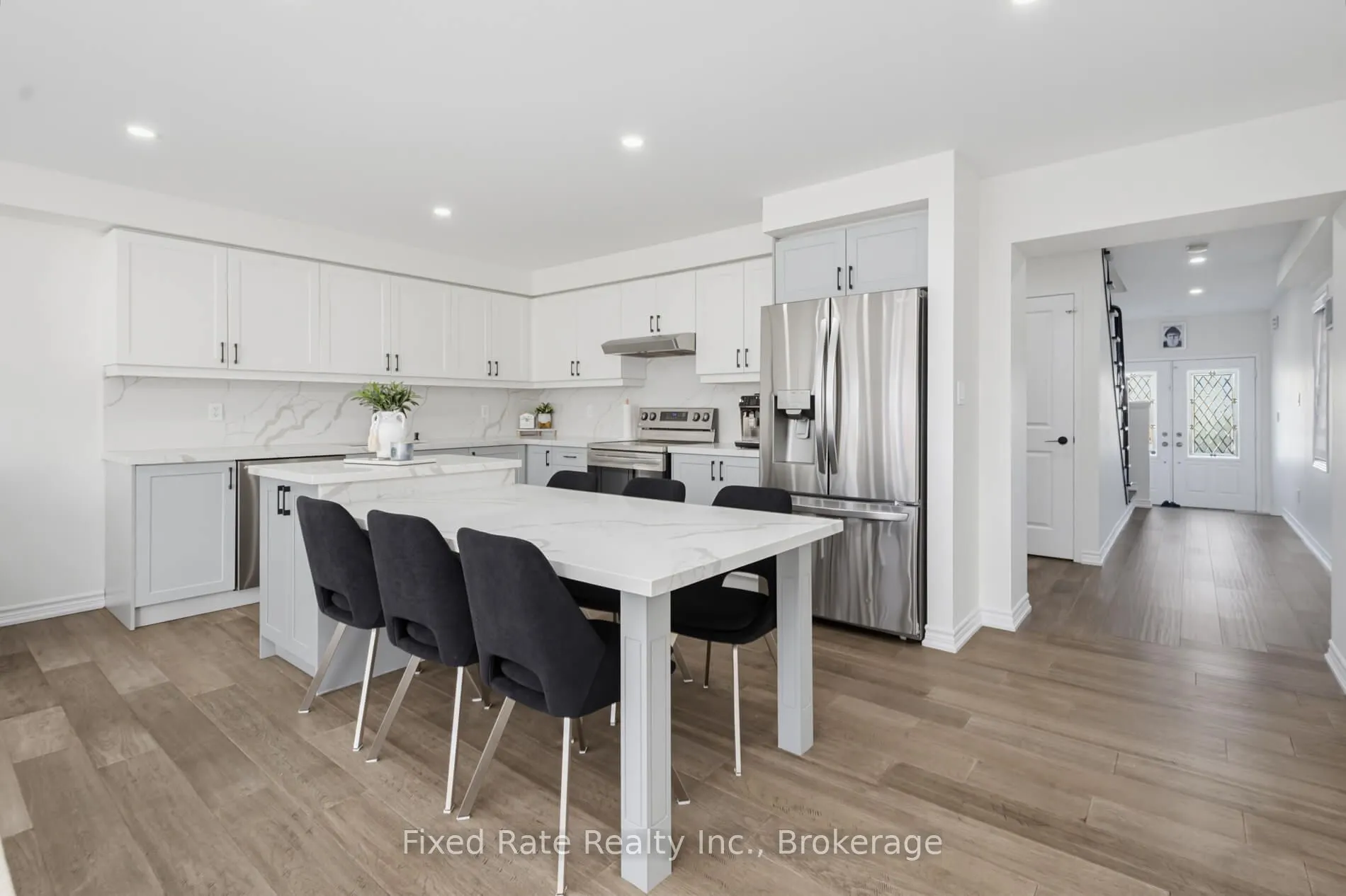 15 Hoard Avenue S