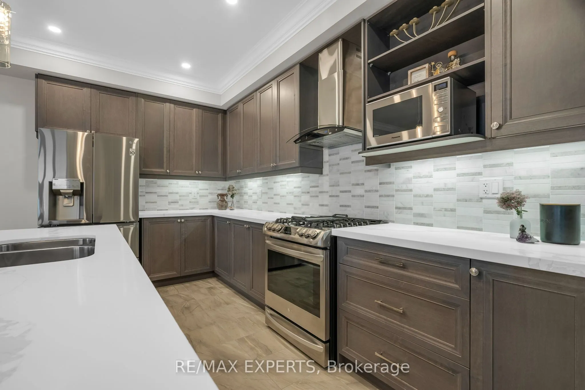92 Robb Thompson Road