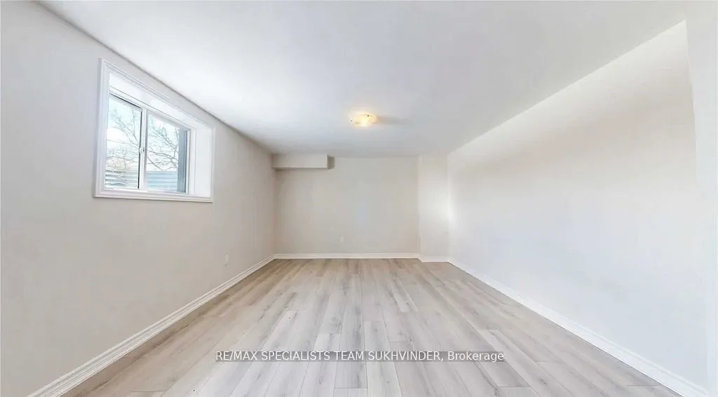 245A Andy Crescent #Lower