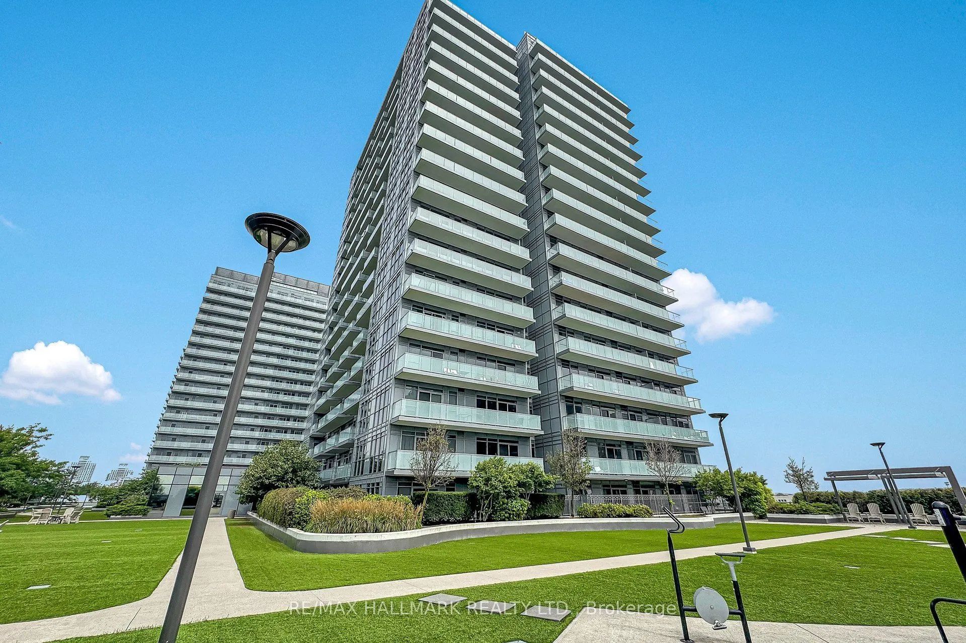 55 Oneida Crescent #PH 10
