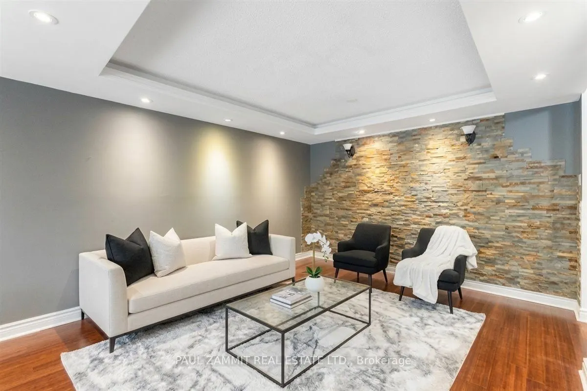 7905 Bayview Avenue #323