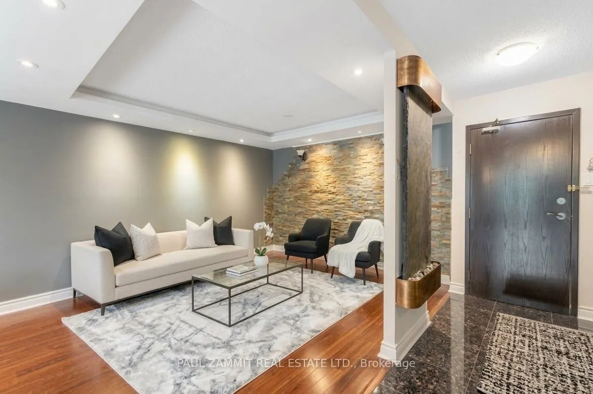 7905 Bayview Avenue #323