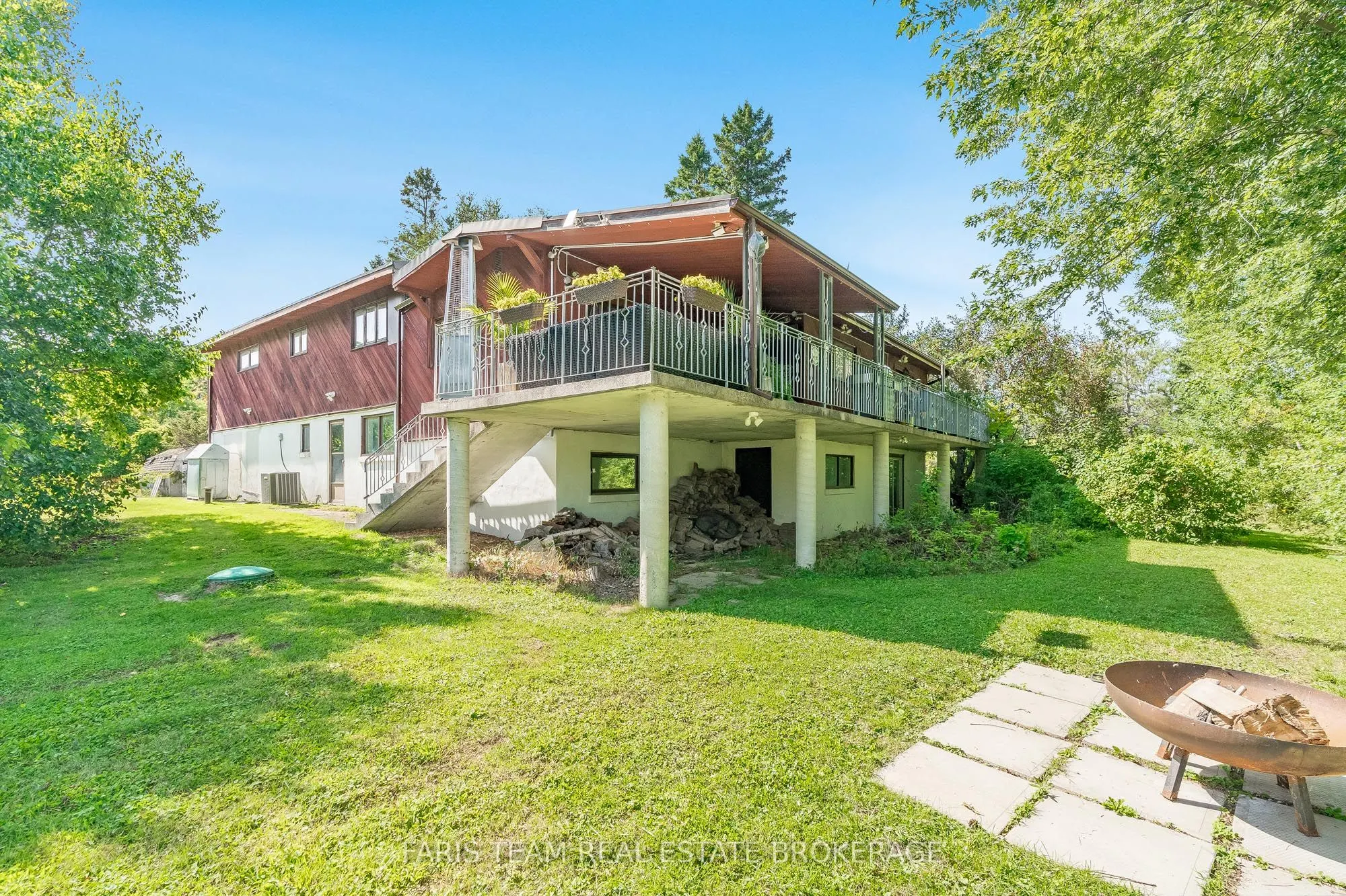 175 South Summit Farm Road