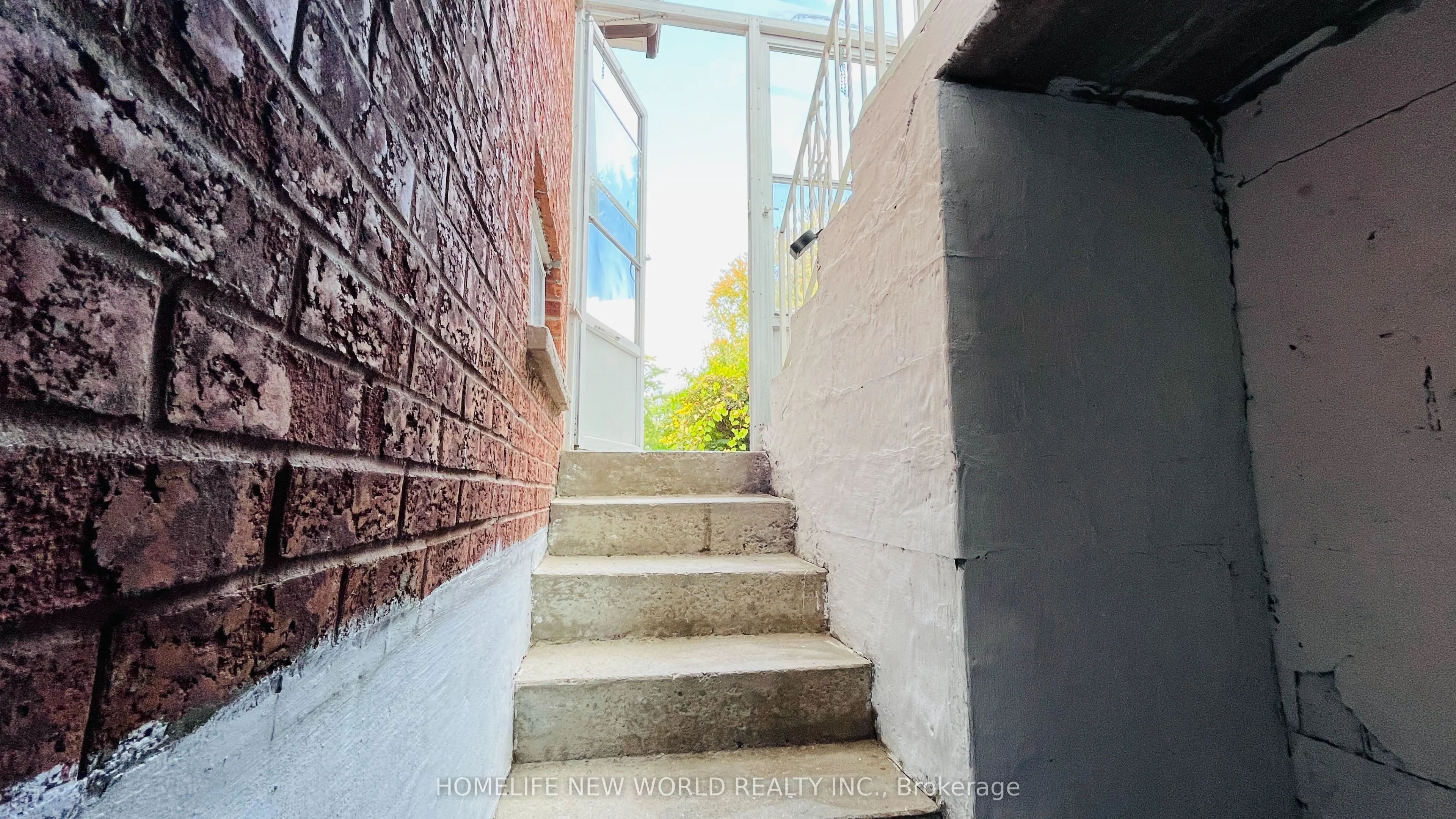 38 Weldrick Road W #Lower