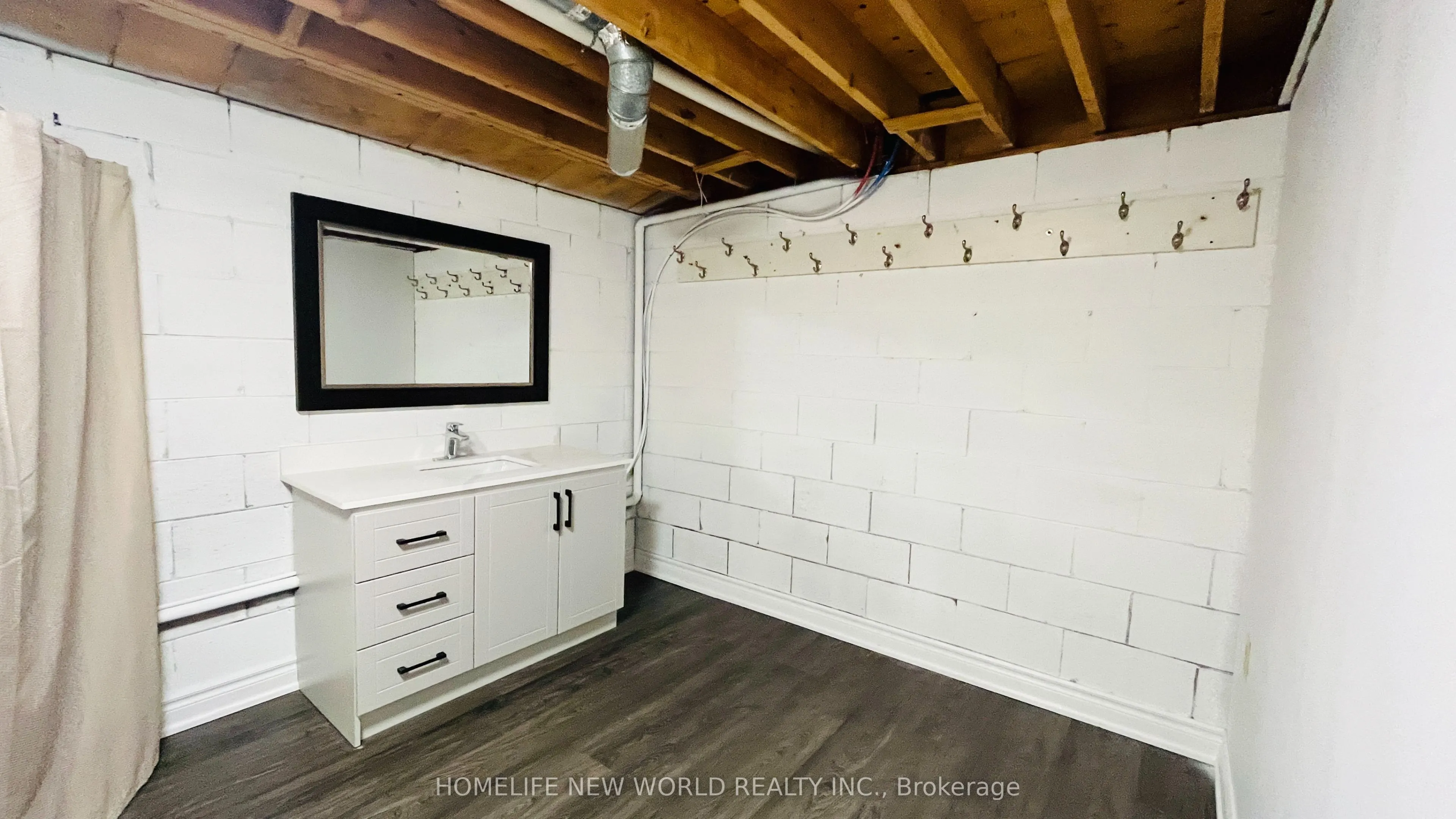 38 Weldrick Road W #Lower
