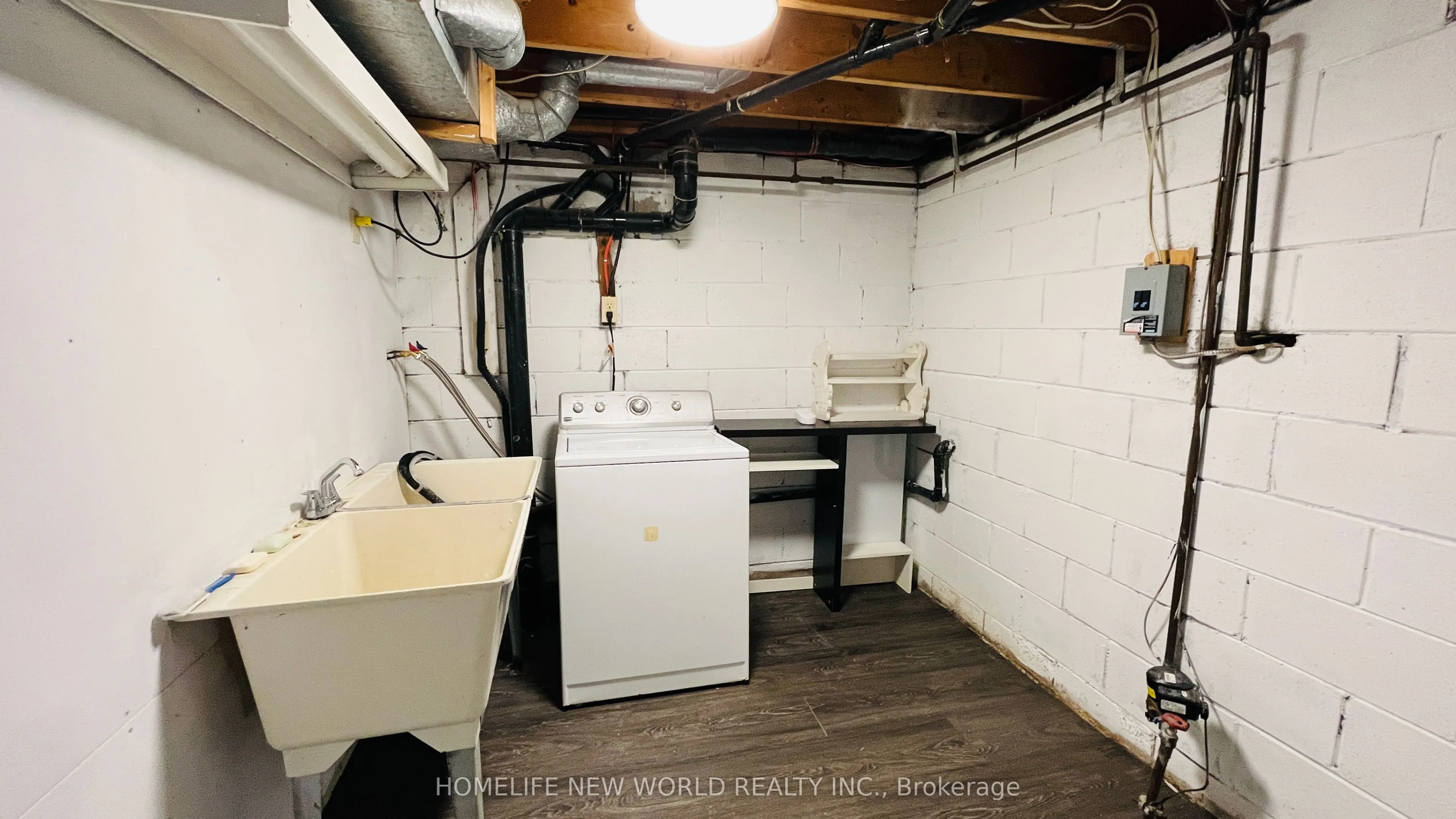 38 Weldrick Road W #Lower
