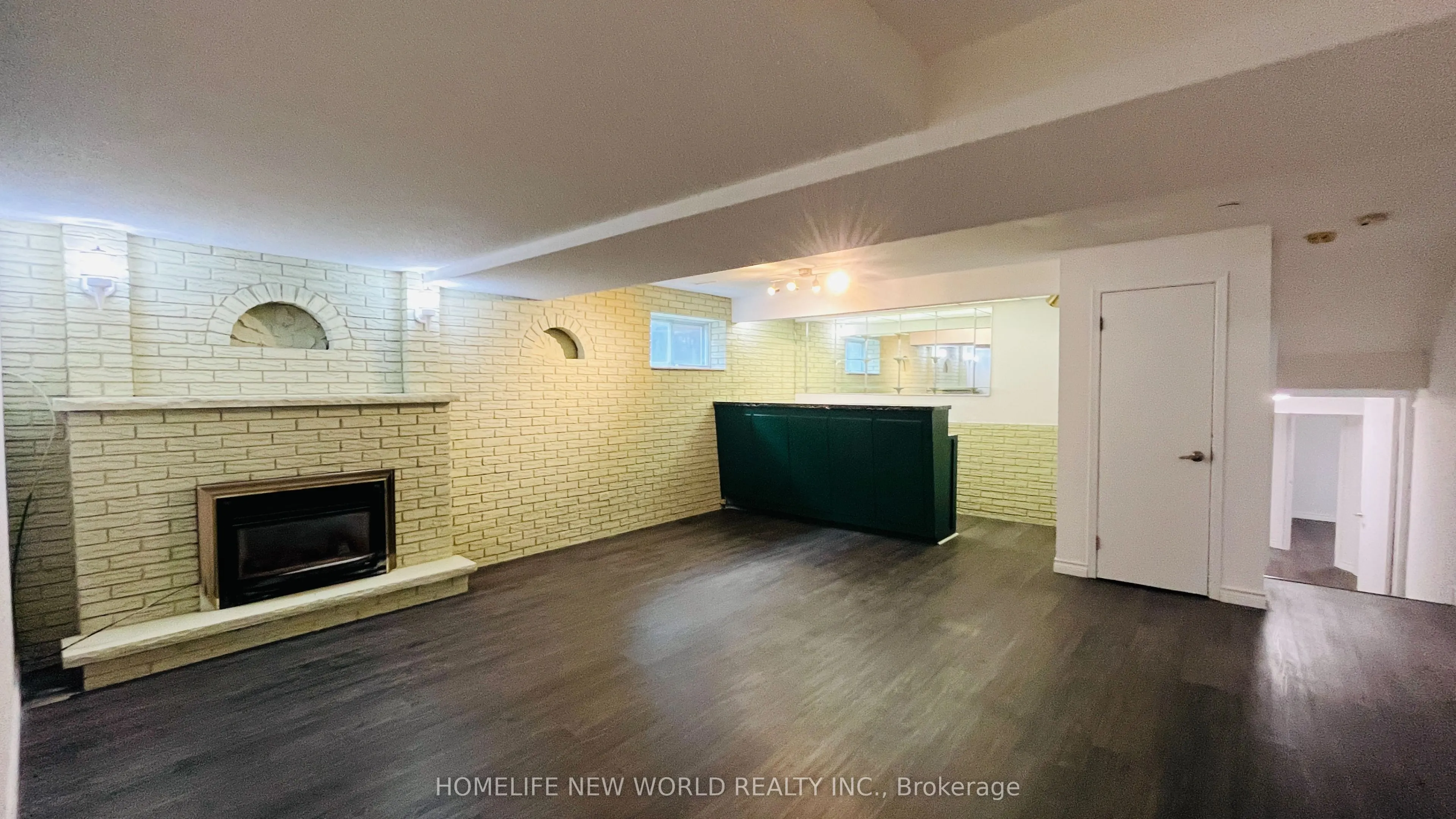 38 Weldrick Road W #Lower