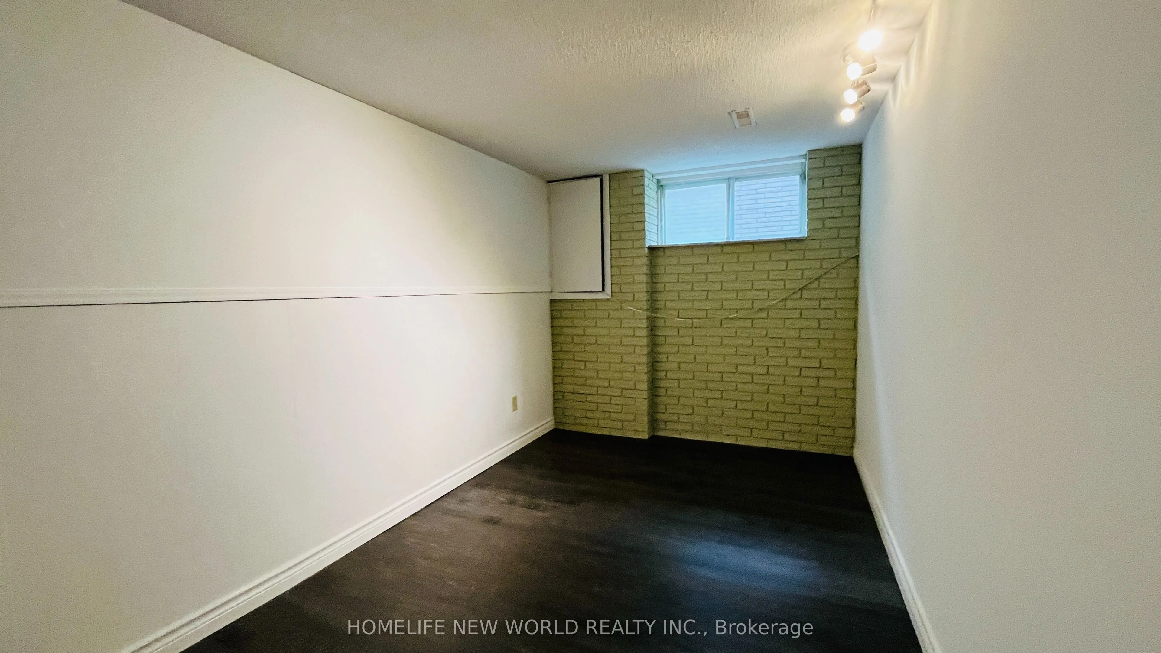 38 Weldrick Road W #Lower
