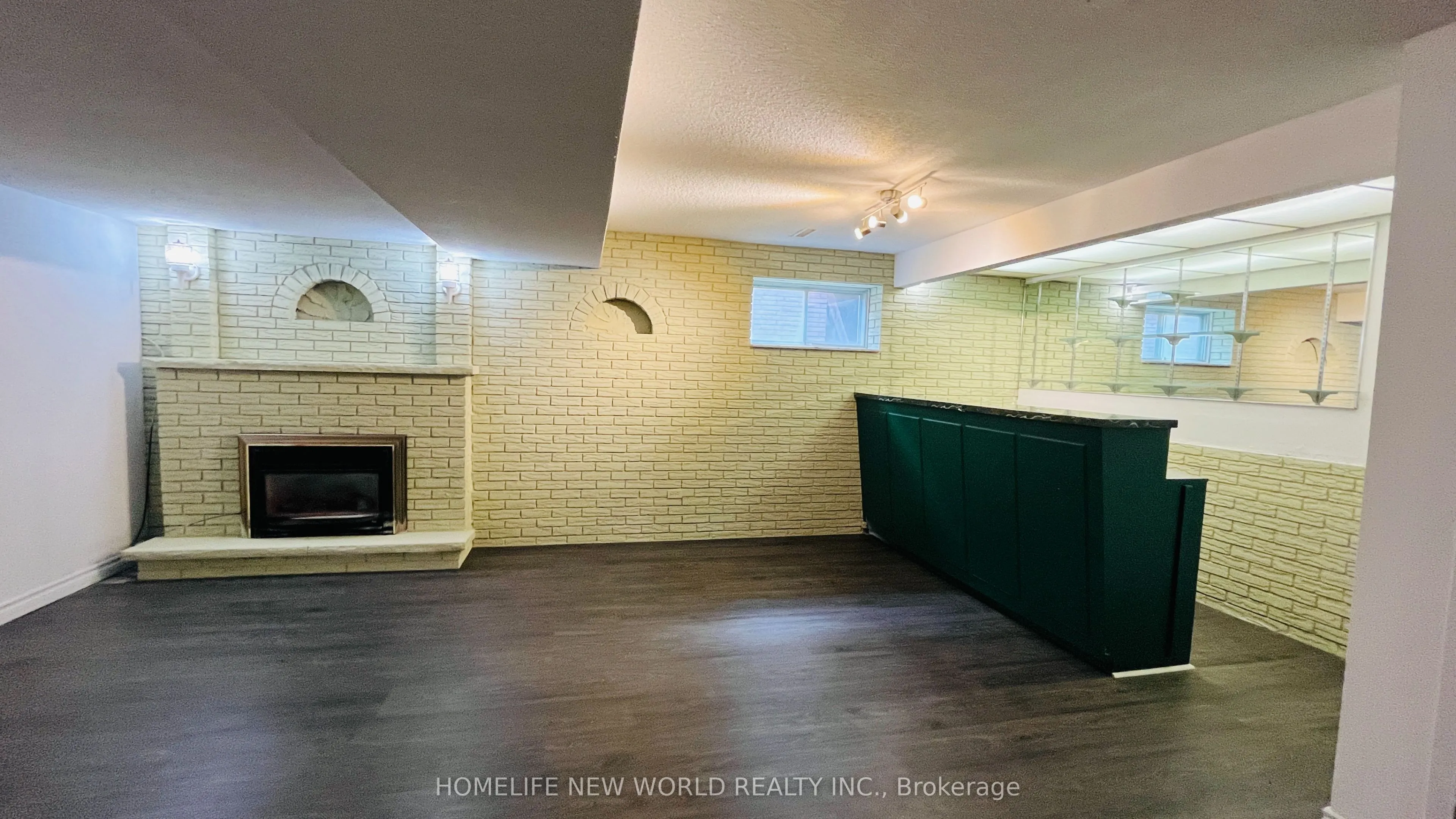 38 Weldrick Road W #Lower