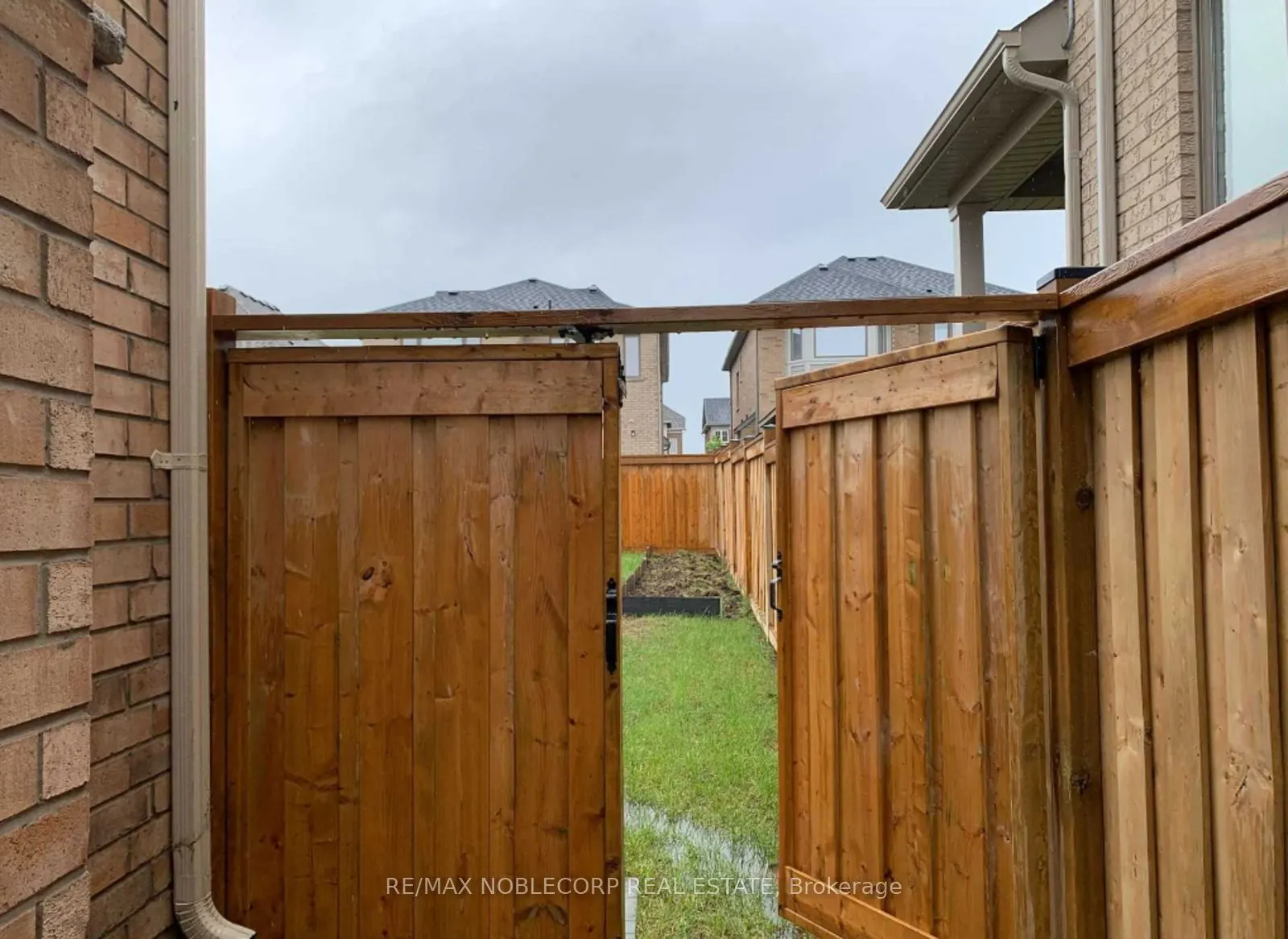 15 Gould Crescent