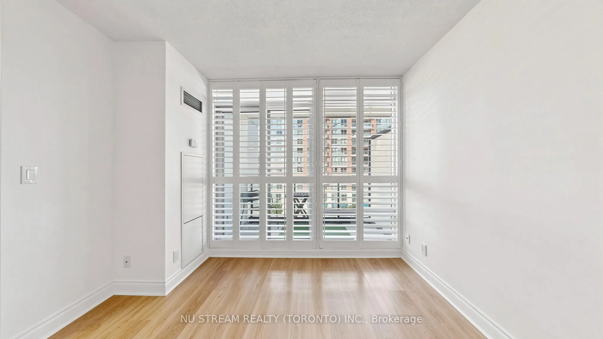 55 South Town Centre Boulevard #605