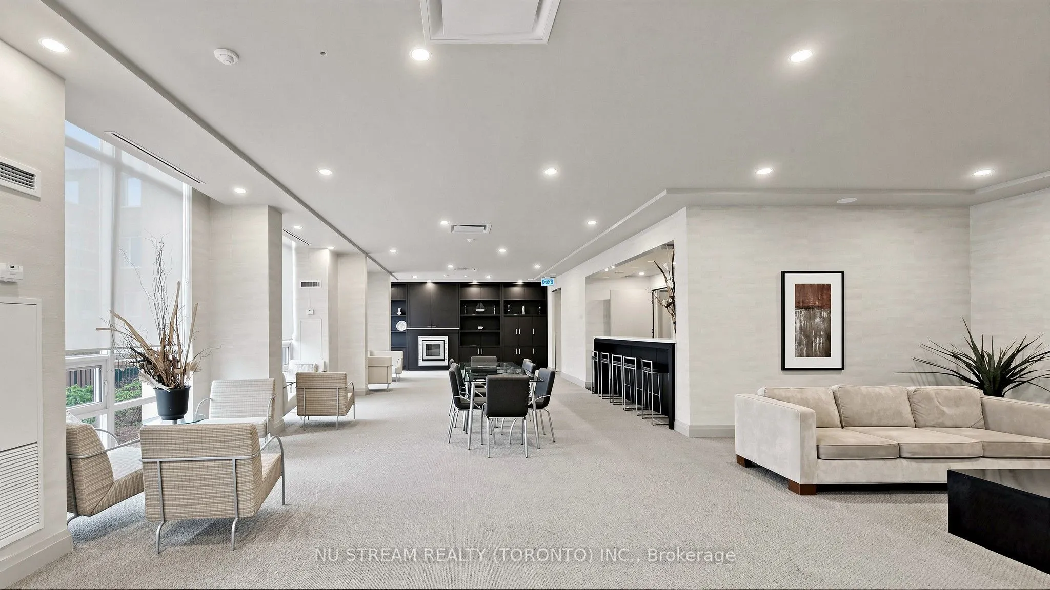 55 South Town Centre Boulevard #605