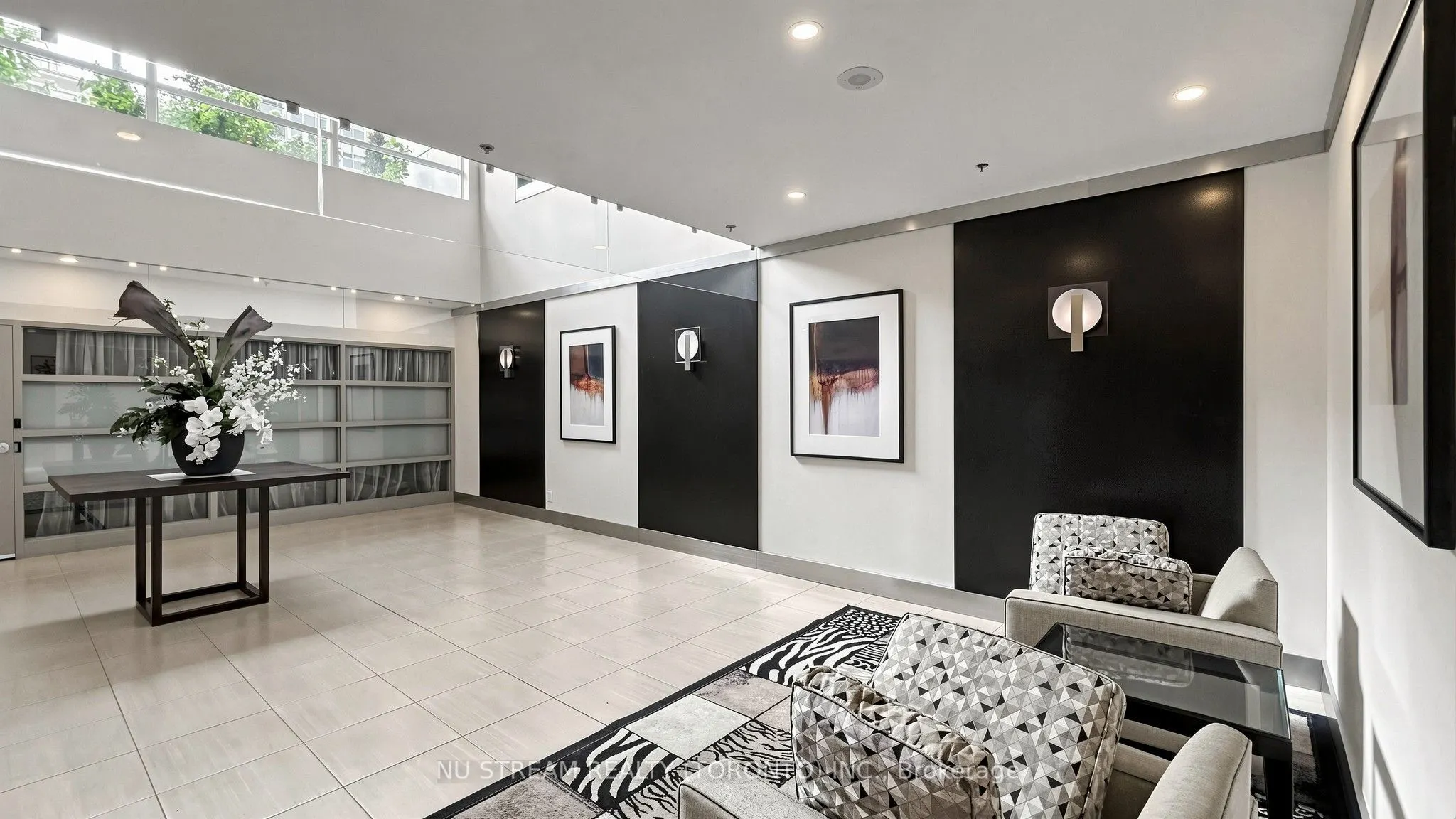 55 South Town Centre Boulevard #605