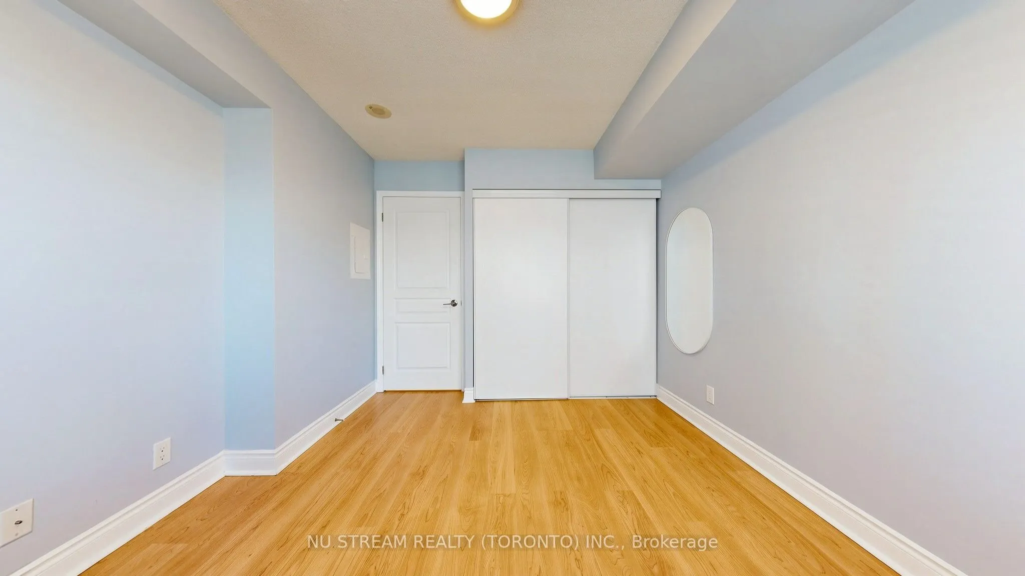 55 South Town Centre Boulevard #605