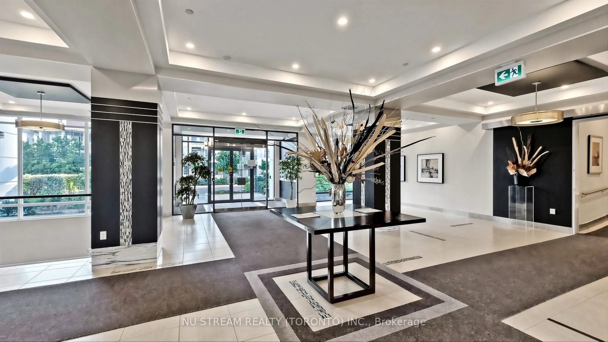 55 South Town Centre Boulevard #605