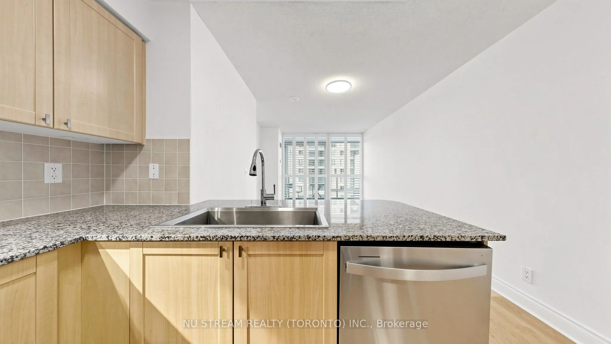 55 South Town Centre Boulevard #605