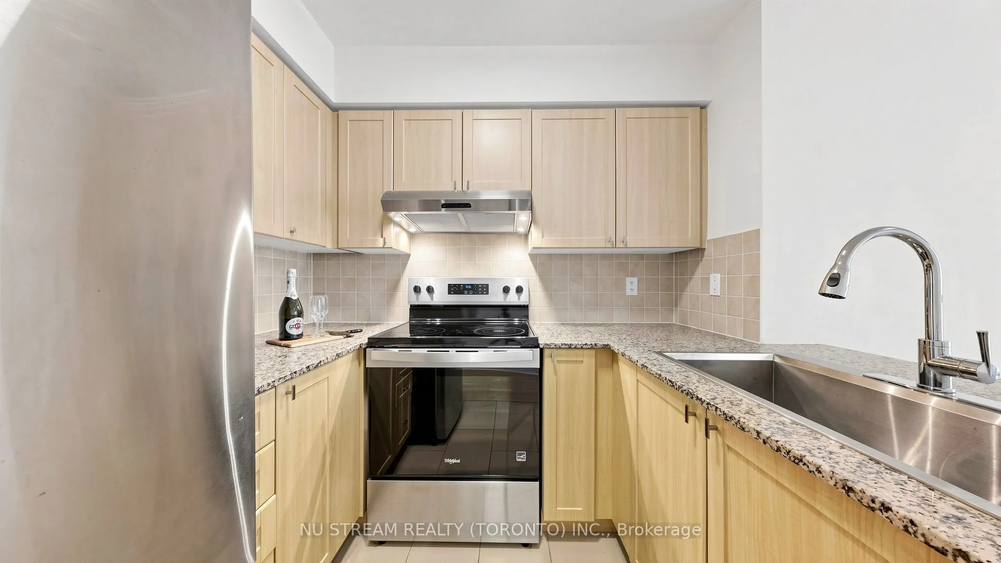 55 South Town Centre Boulevard #605