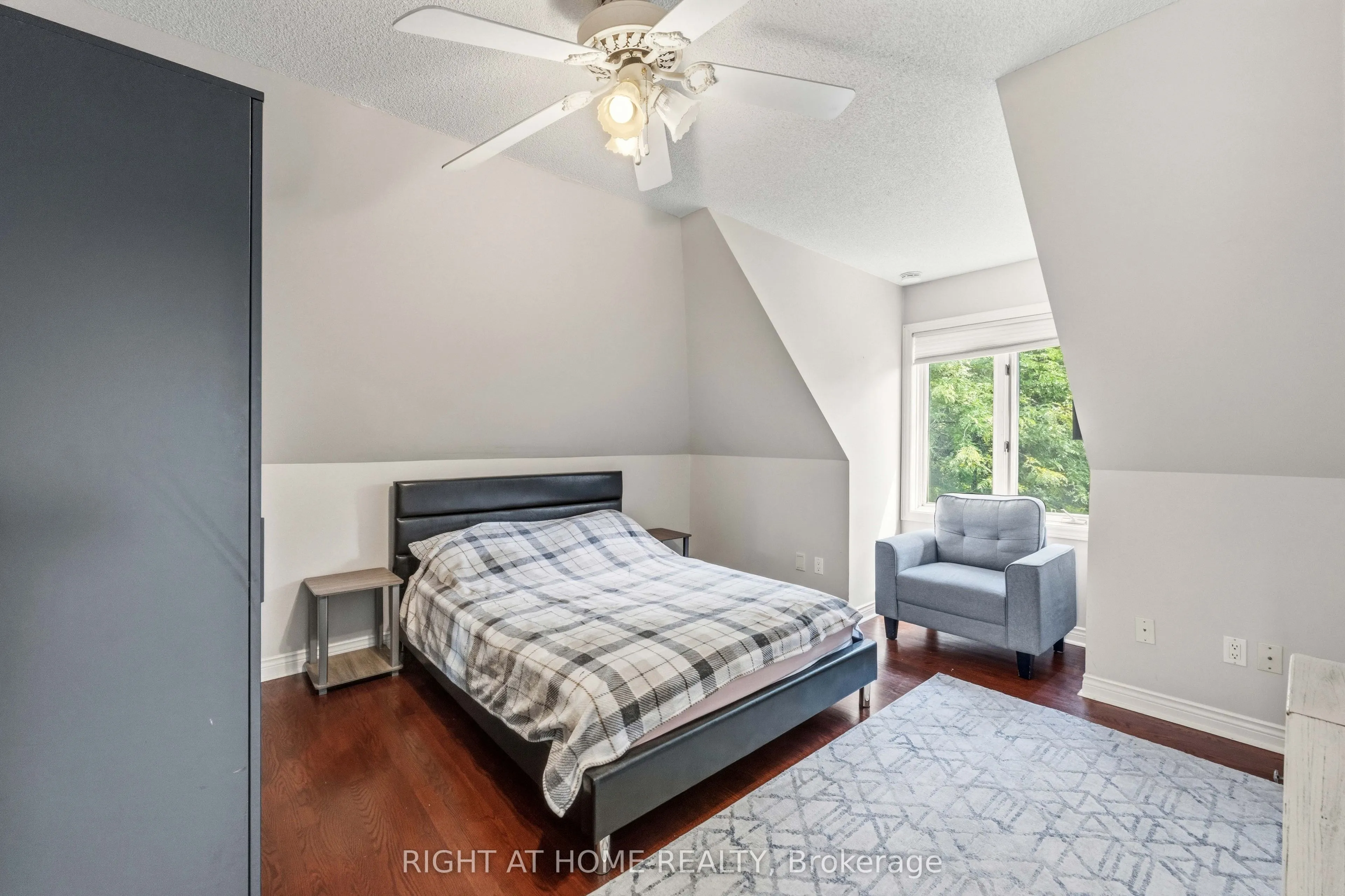 80 Edward Pottage Crescent