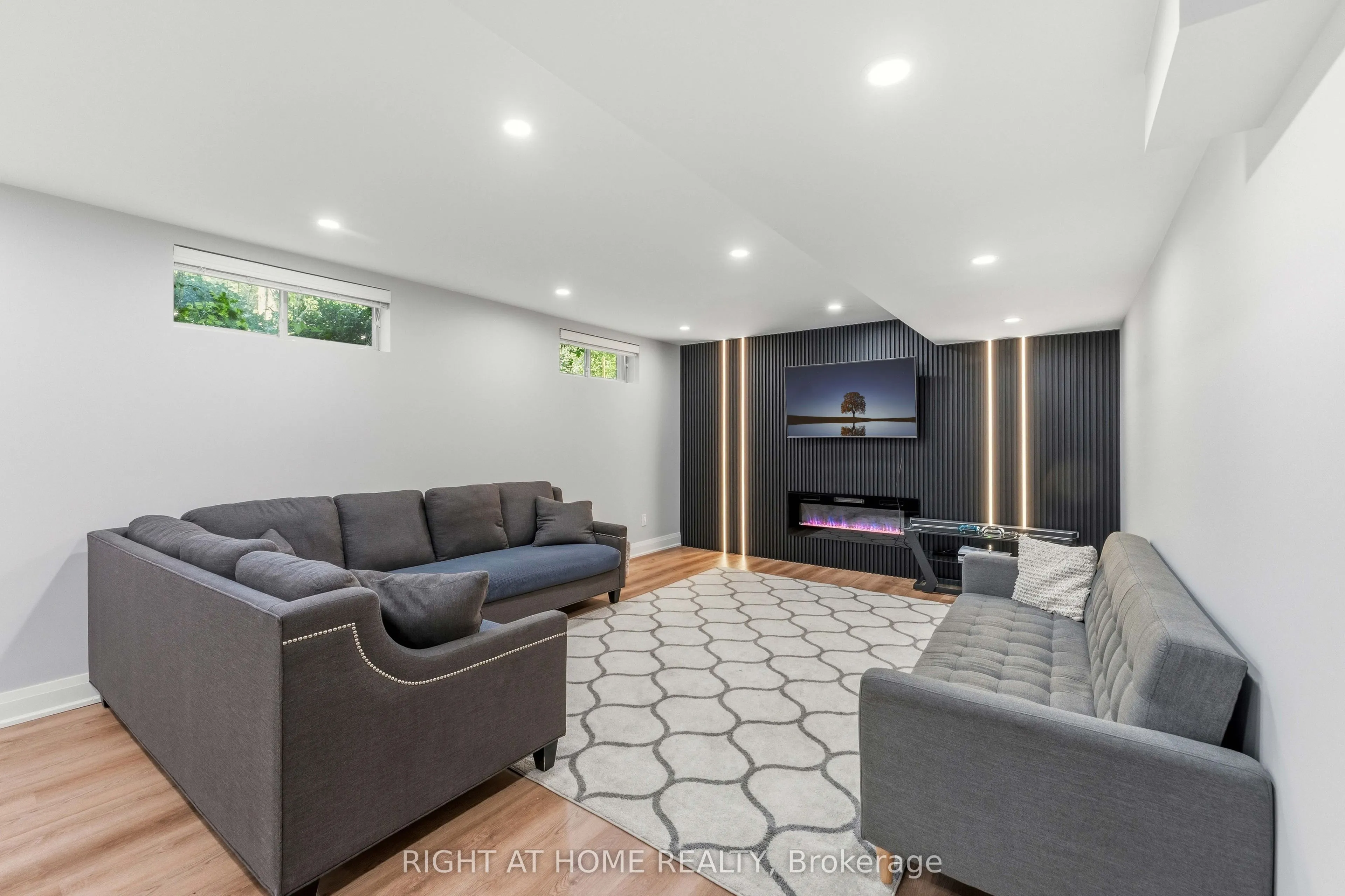 80 Edward Pottage Crescent
