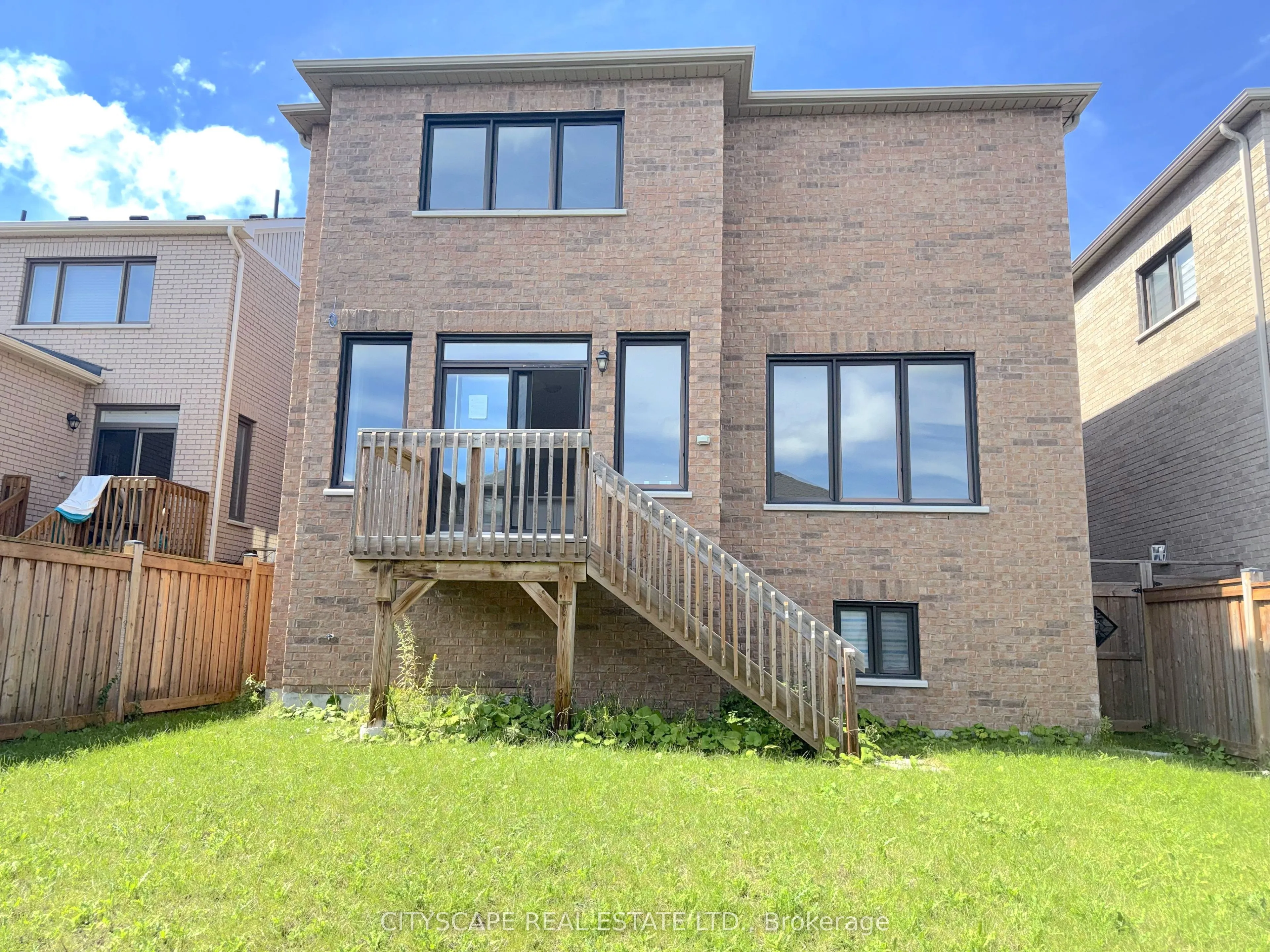 5 Pear Blossom Way