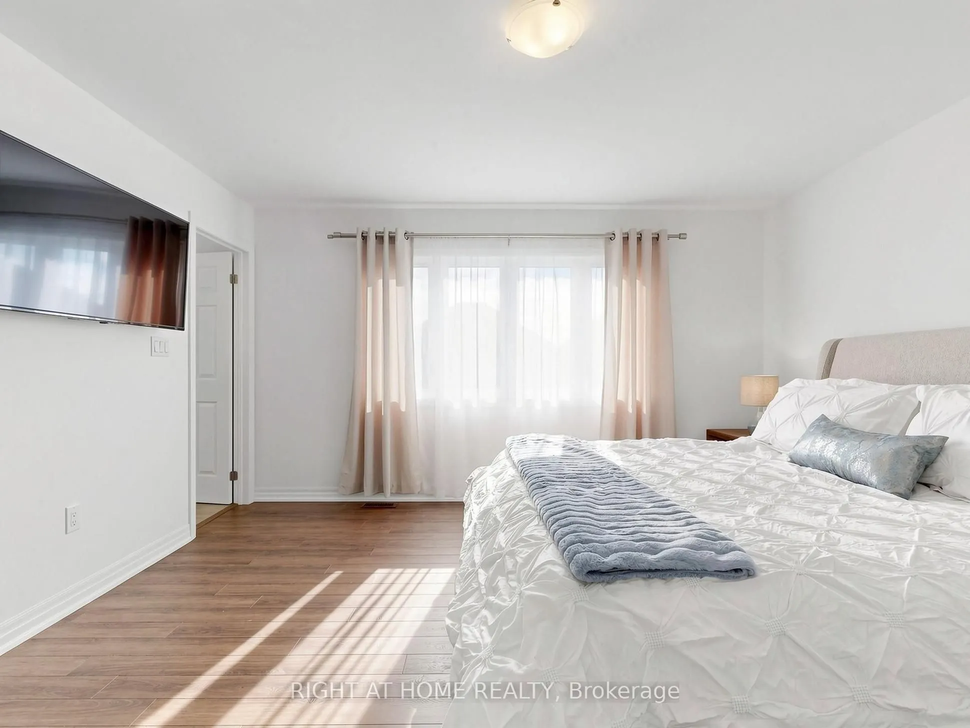 10 George Ellis Drive