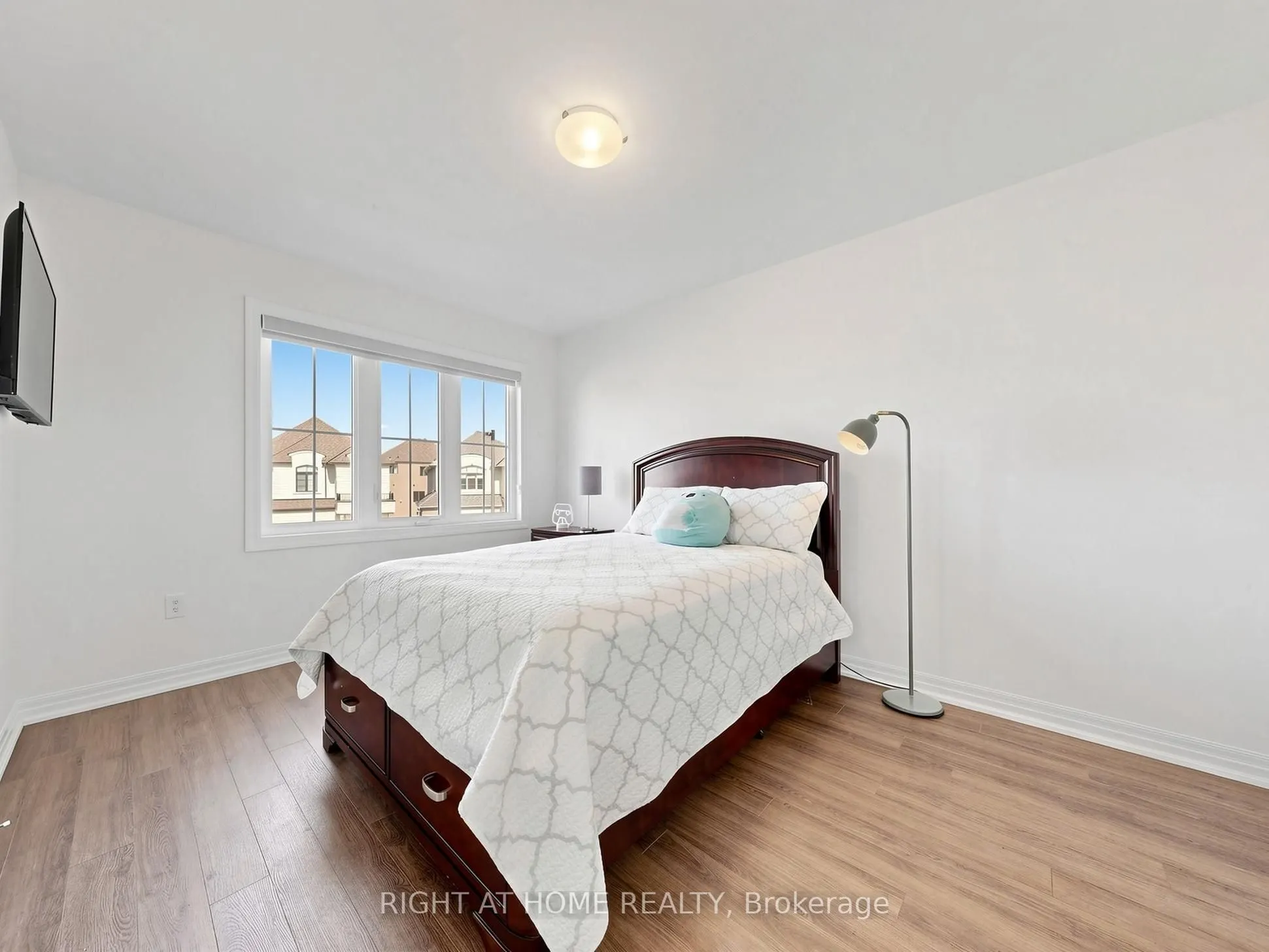 10 George Ellis Drive
