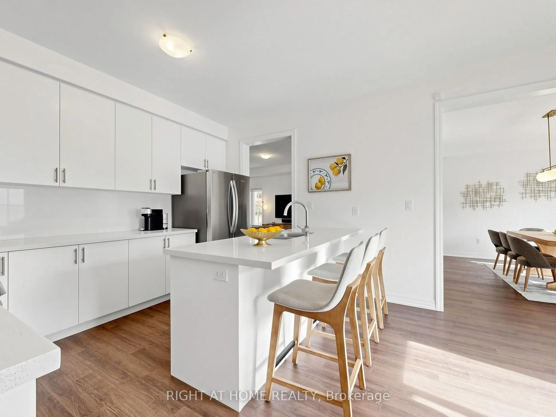 10 George Ellis Drive