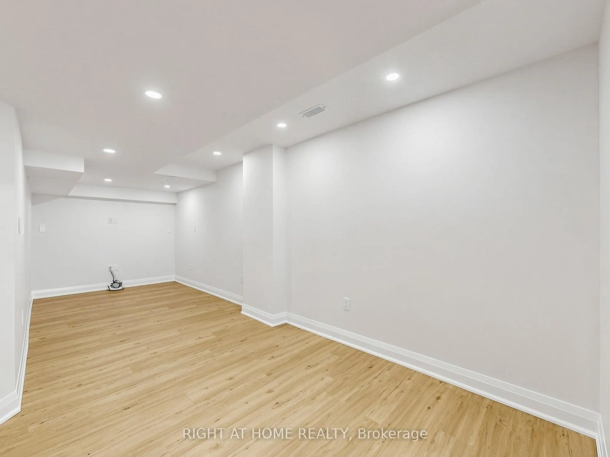 10 George Ellis Drive