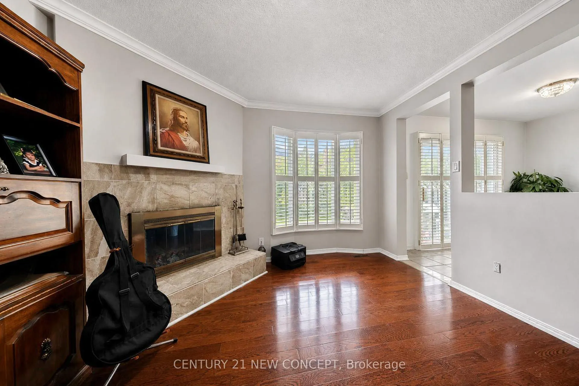 8 Millcroft Way
