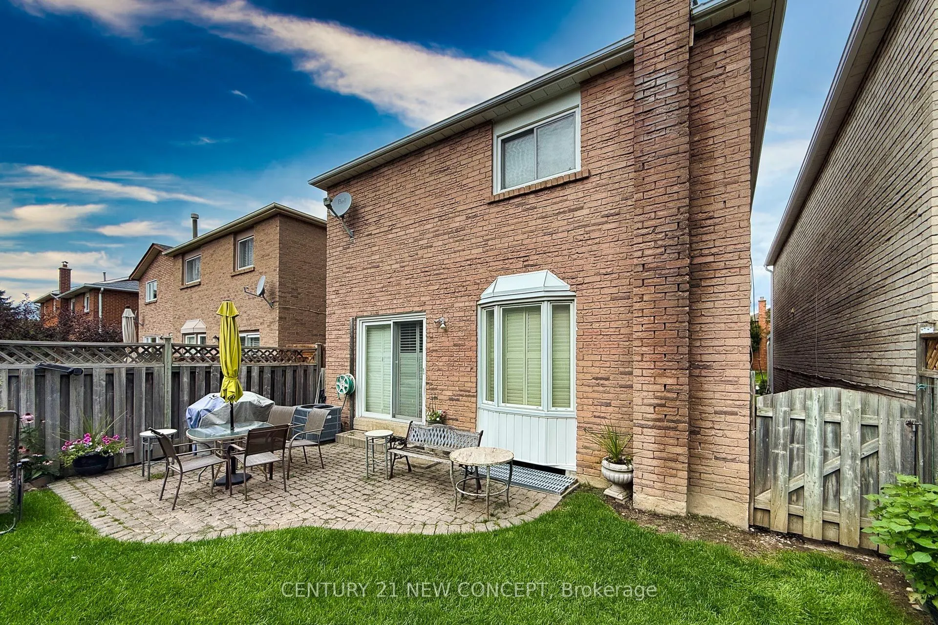 8 Millcroft Way