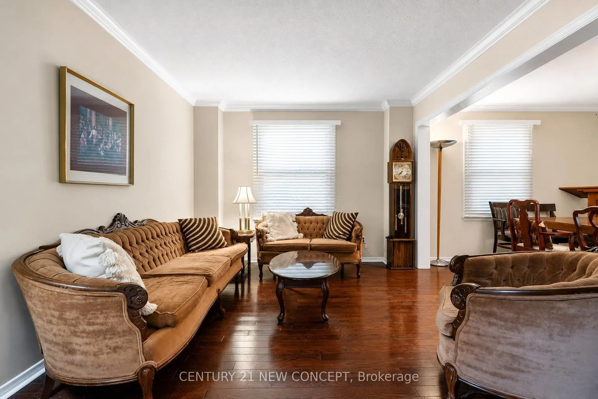 8 Millcroft Way
