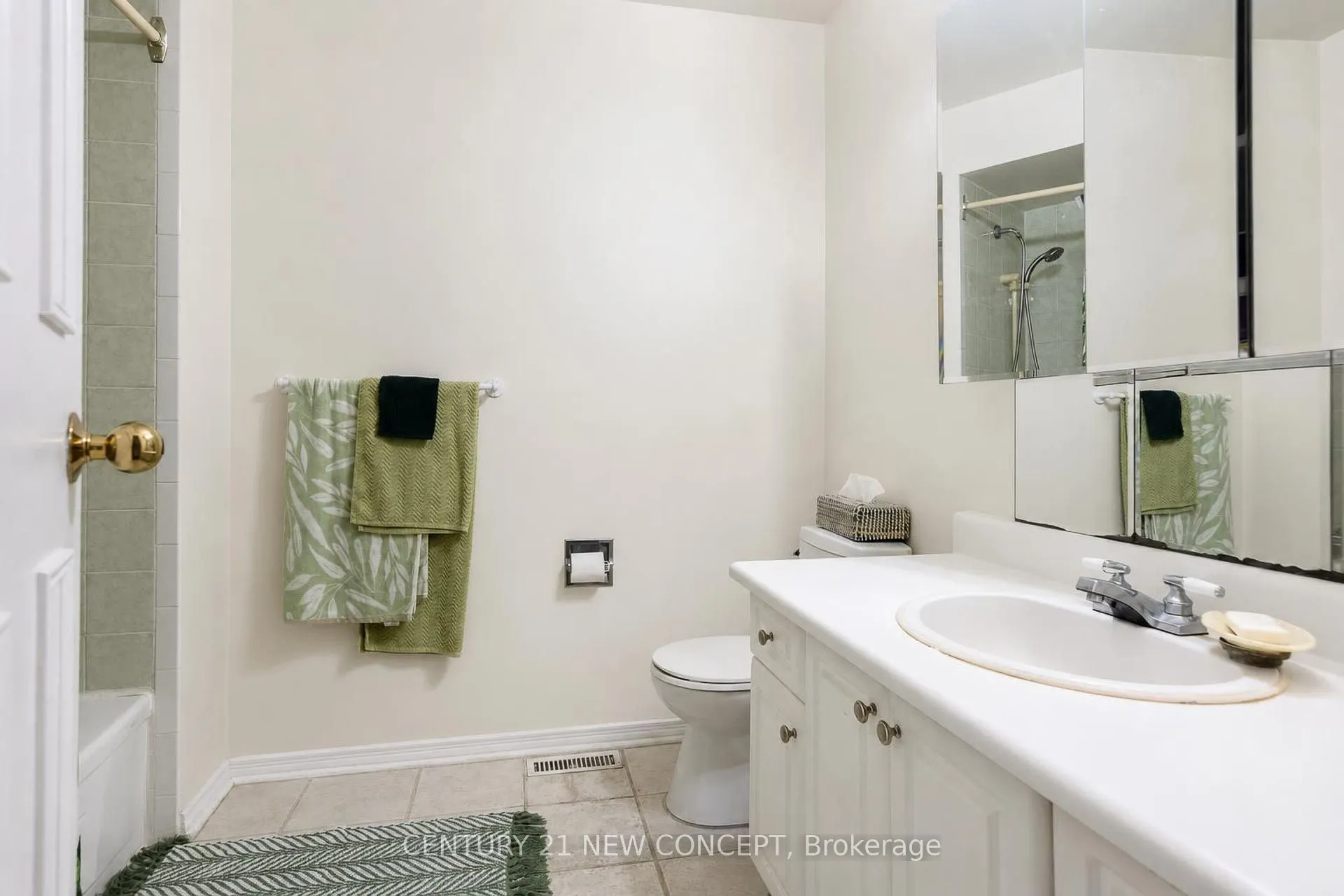 8 Millcroft Way