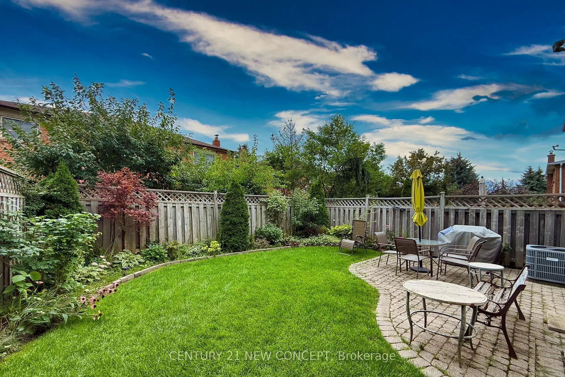 8 Millcroft Way