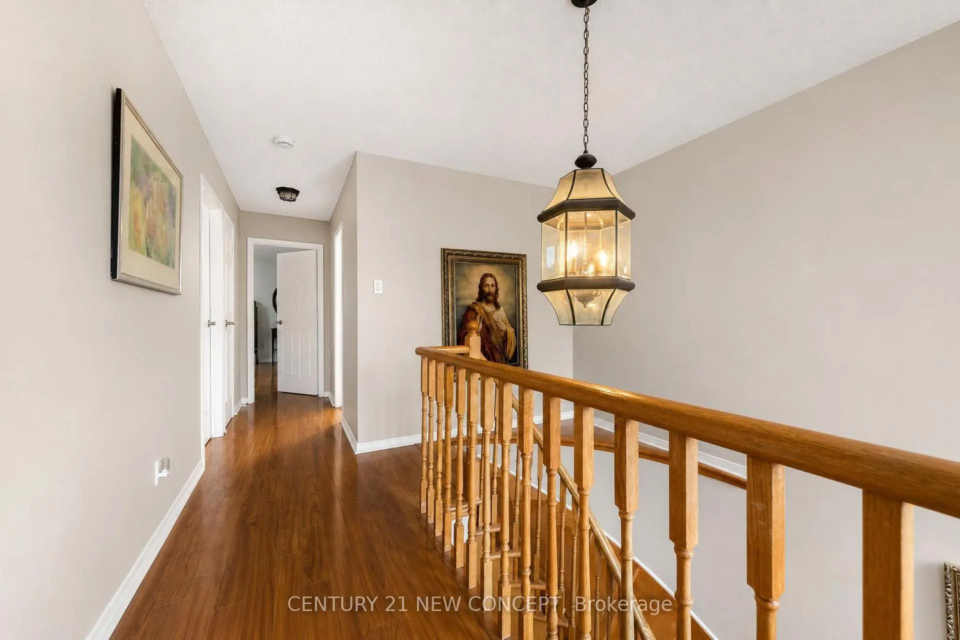 8 Millcroft Way