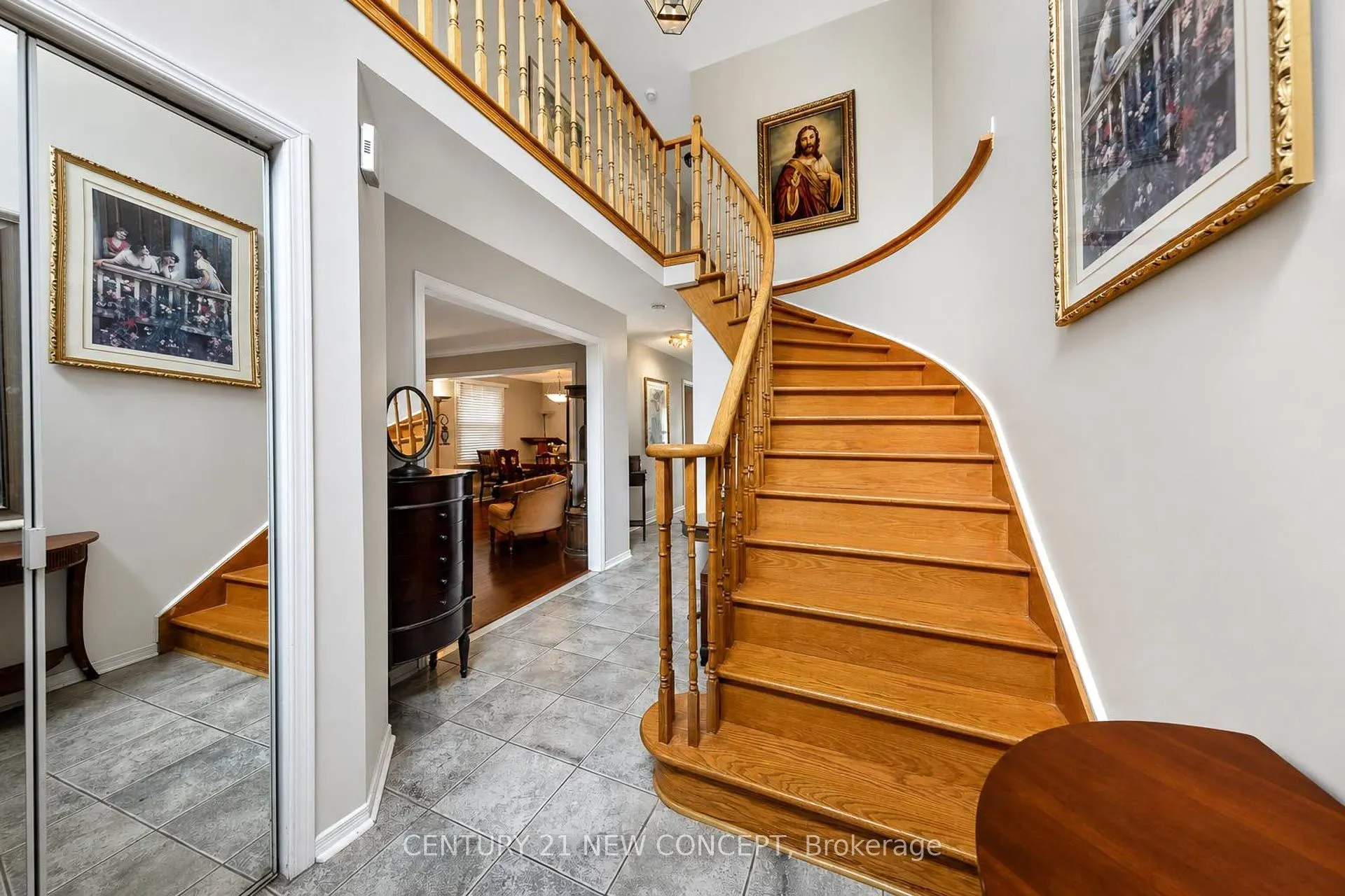 8 Millcroft Way