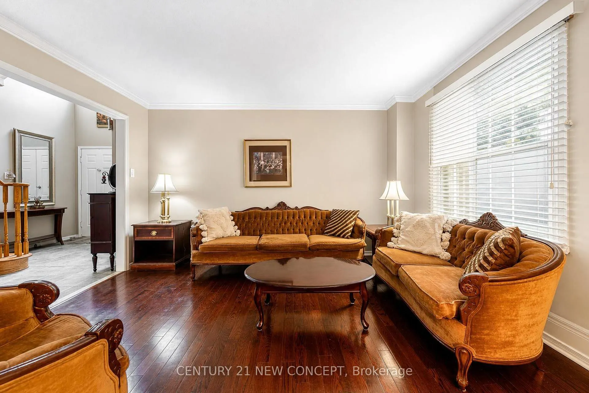 8 Millcroft Way