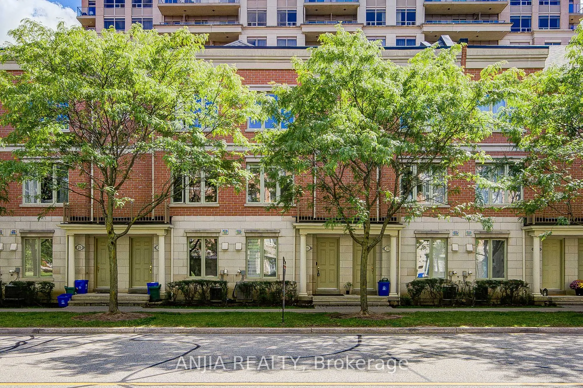 25 Galleria Parkway #23