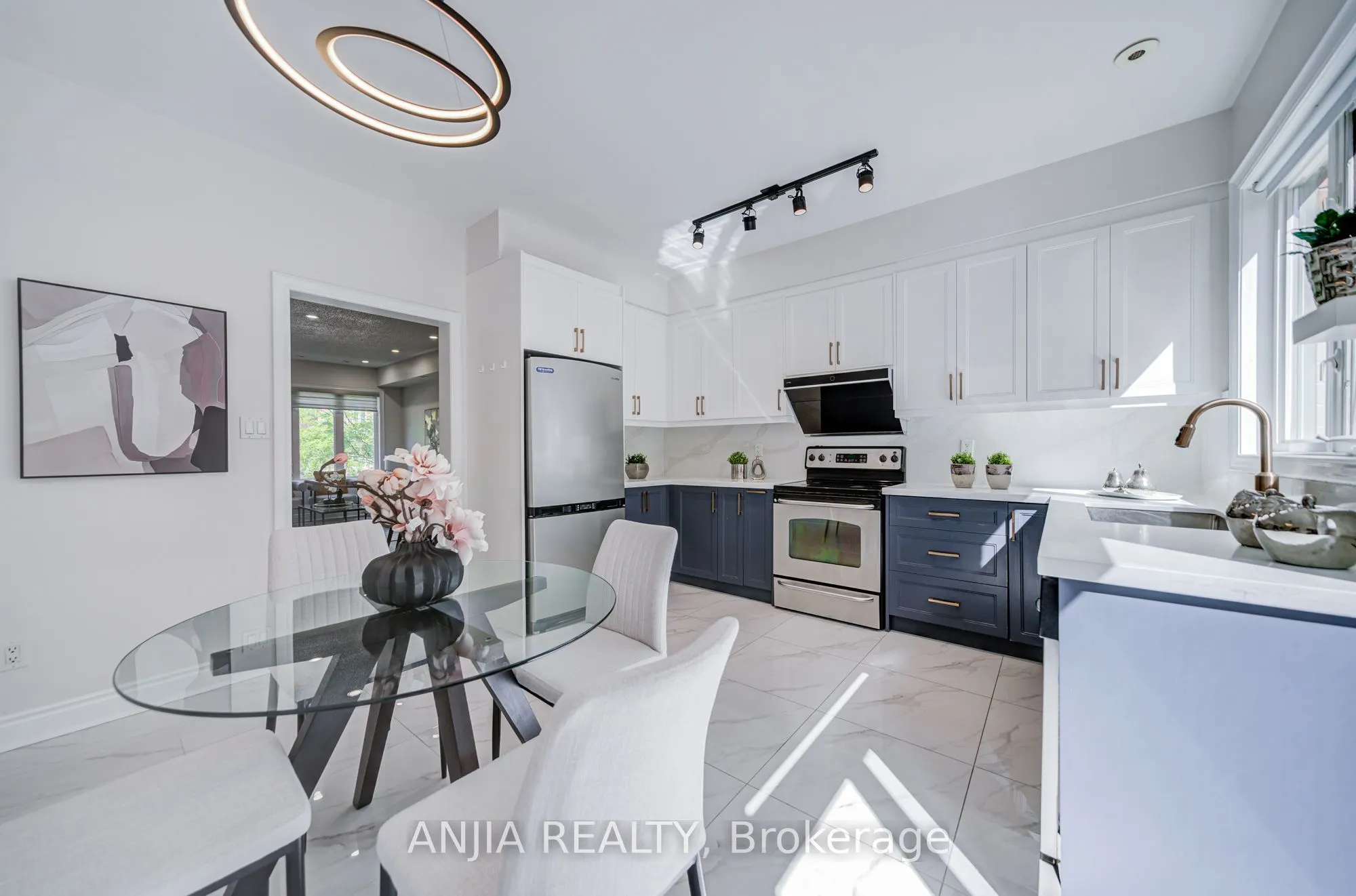 25 Galleria Parkway #23