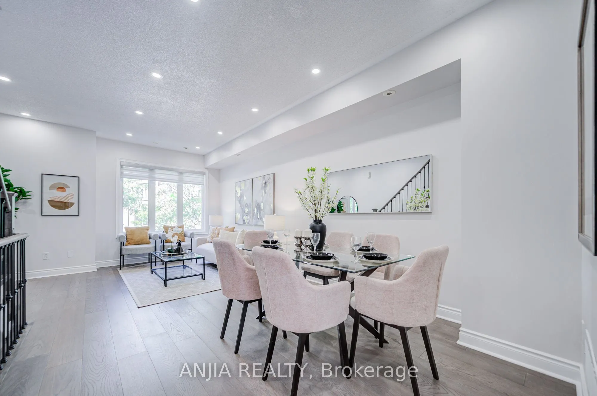 25 Galleria Parkway #23
