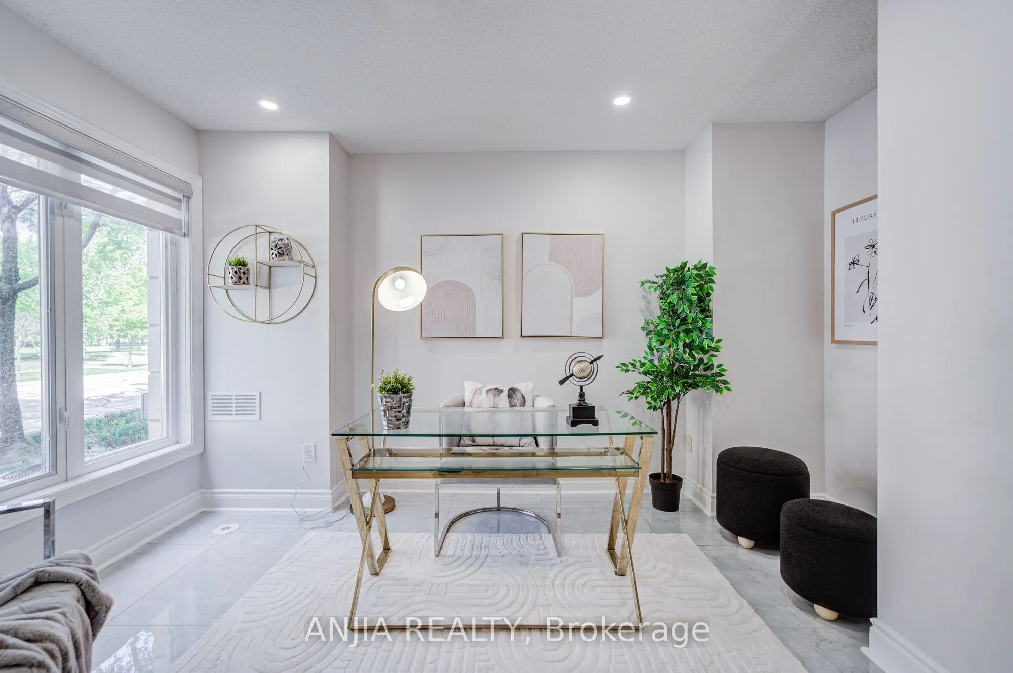 25 Galleria Parkway #23