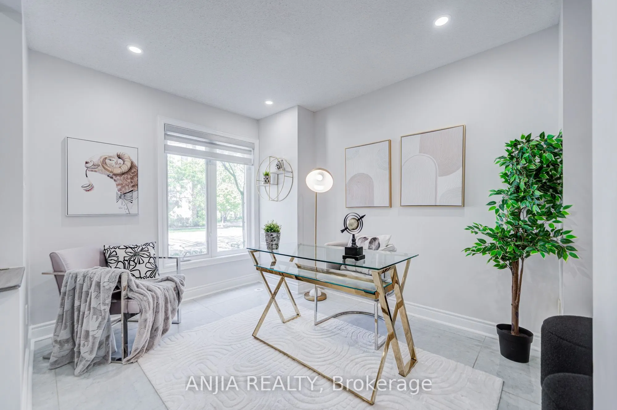 25 Galleria Parkway #23