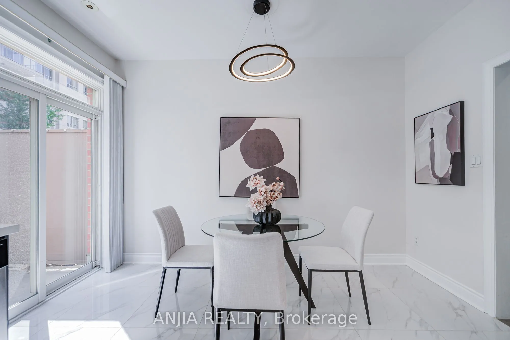 25 Galleria Parkway #23