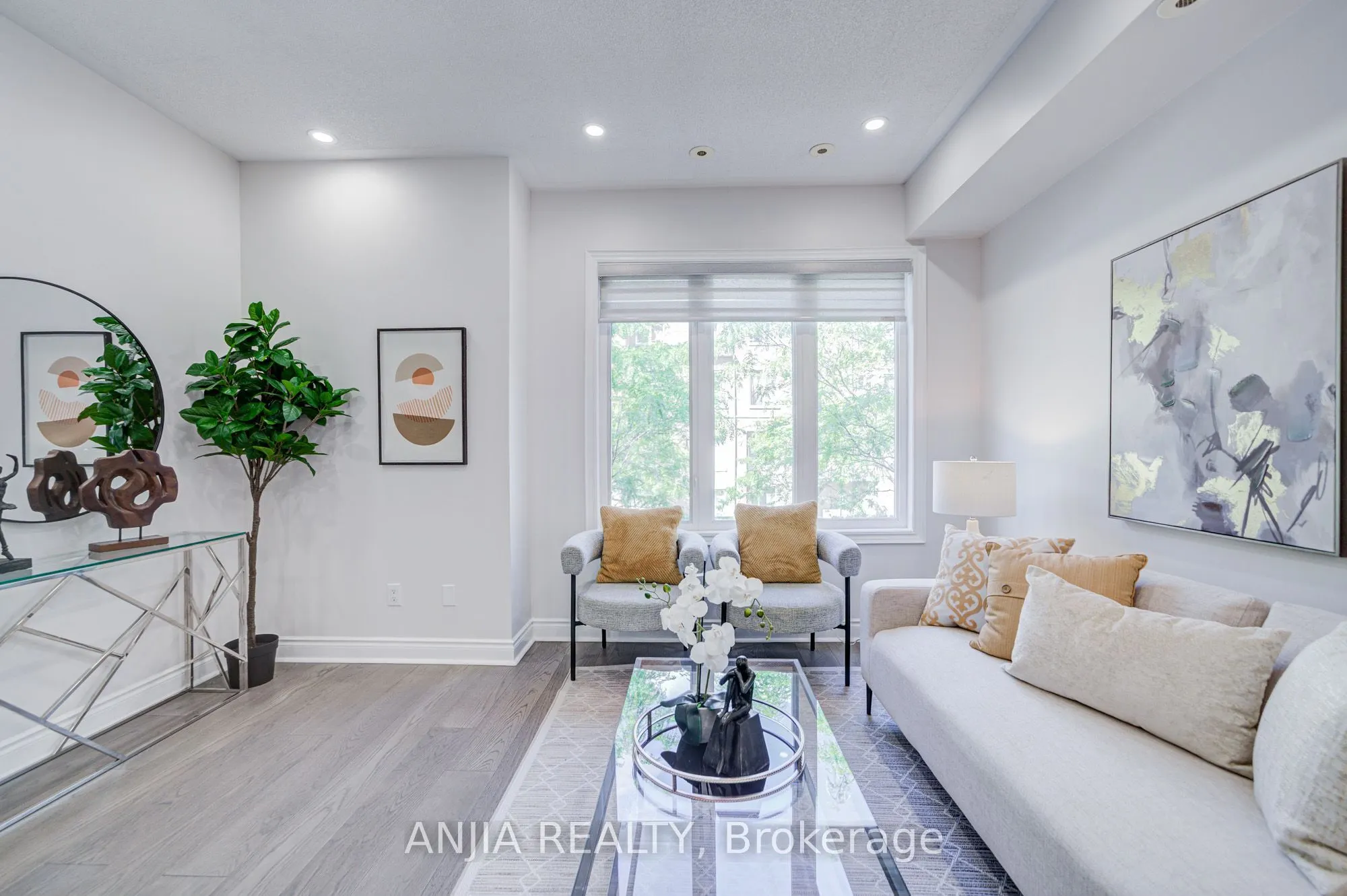 25 Galleria Parkway #23