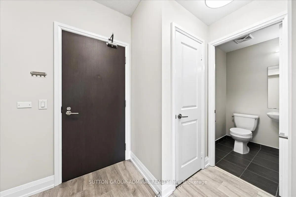 7890 Bathurst Street #806